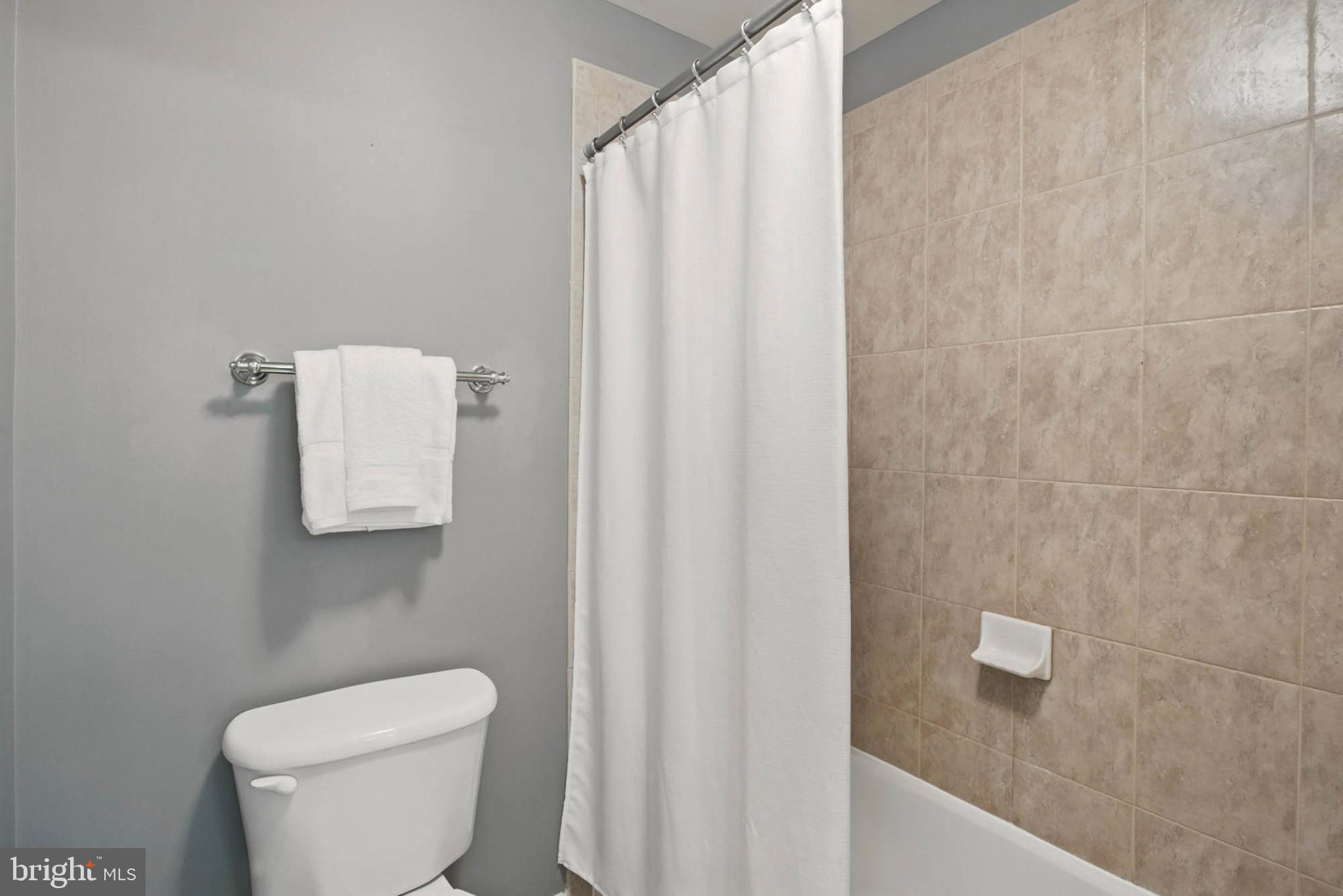 LANSDOWNE TOWN CENTER - Residential