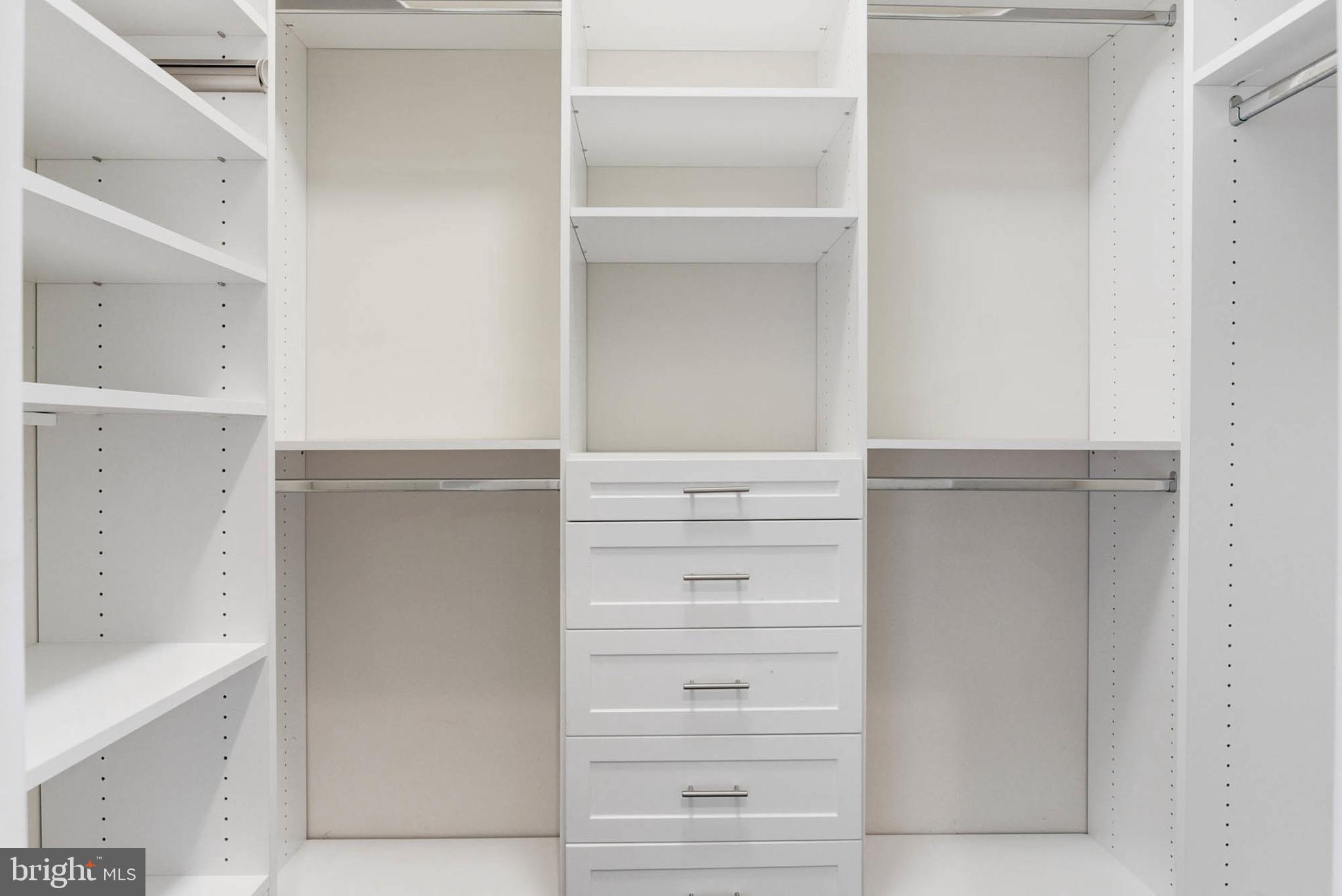 LANSDOWNE TOWN CENTER - Residential