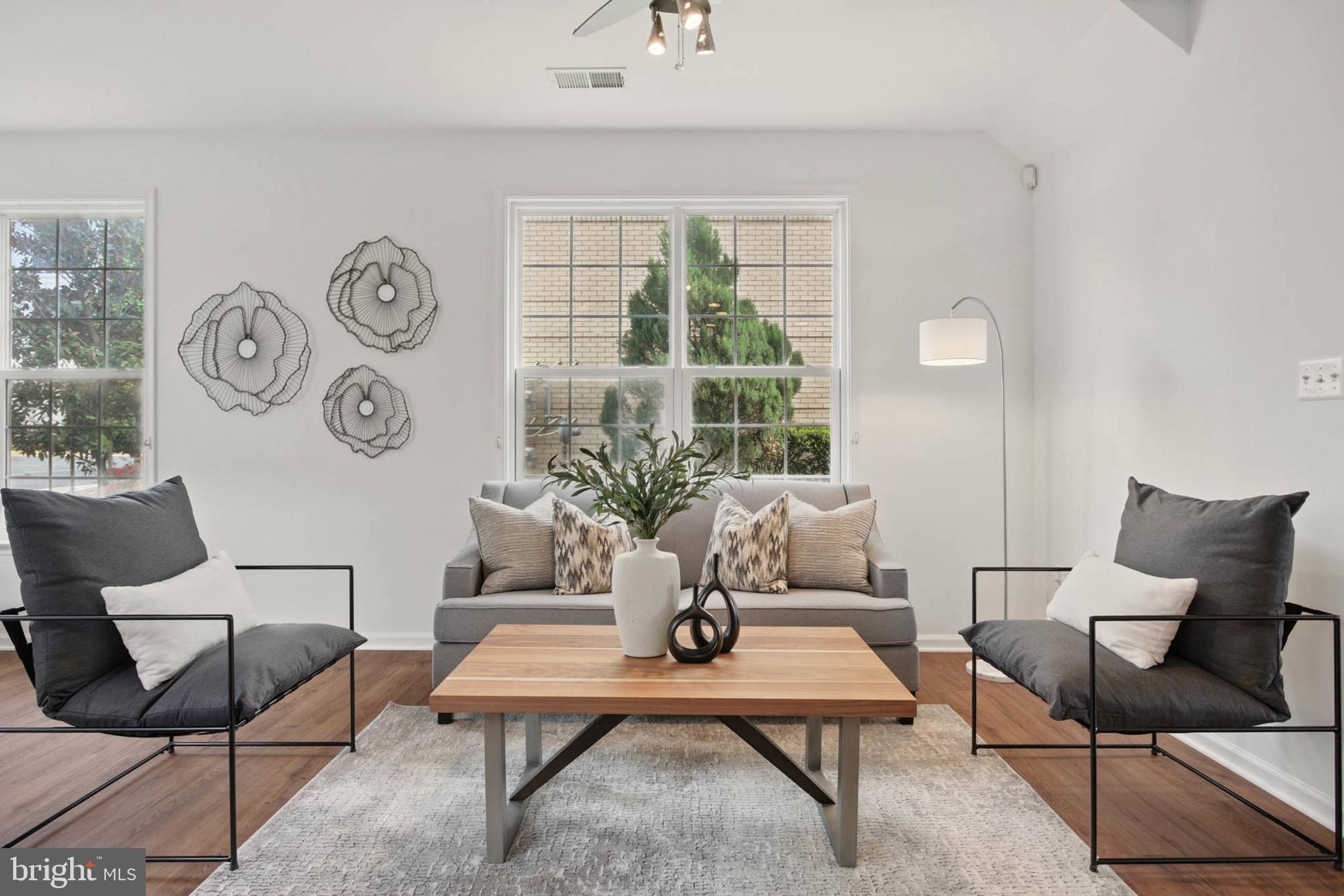 LANSDOWNE TOWN CENTER - Residential