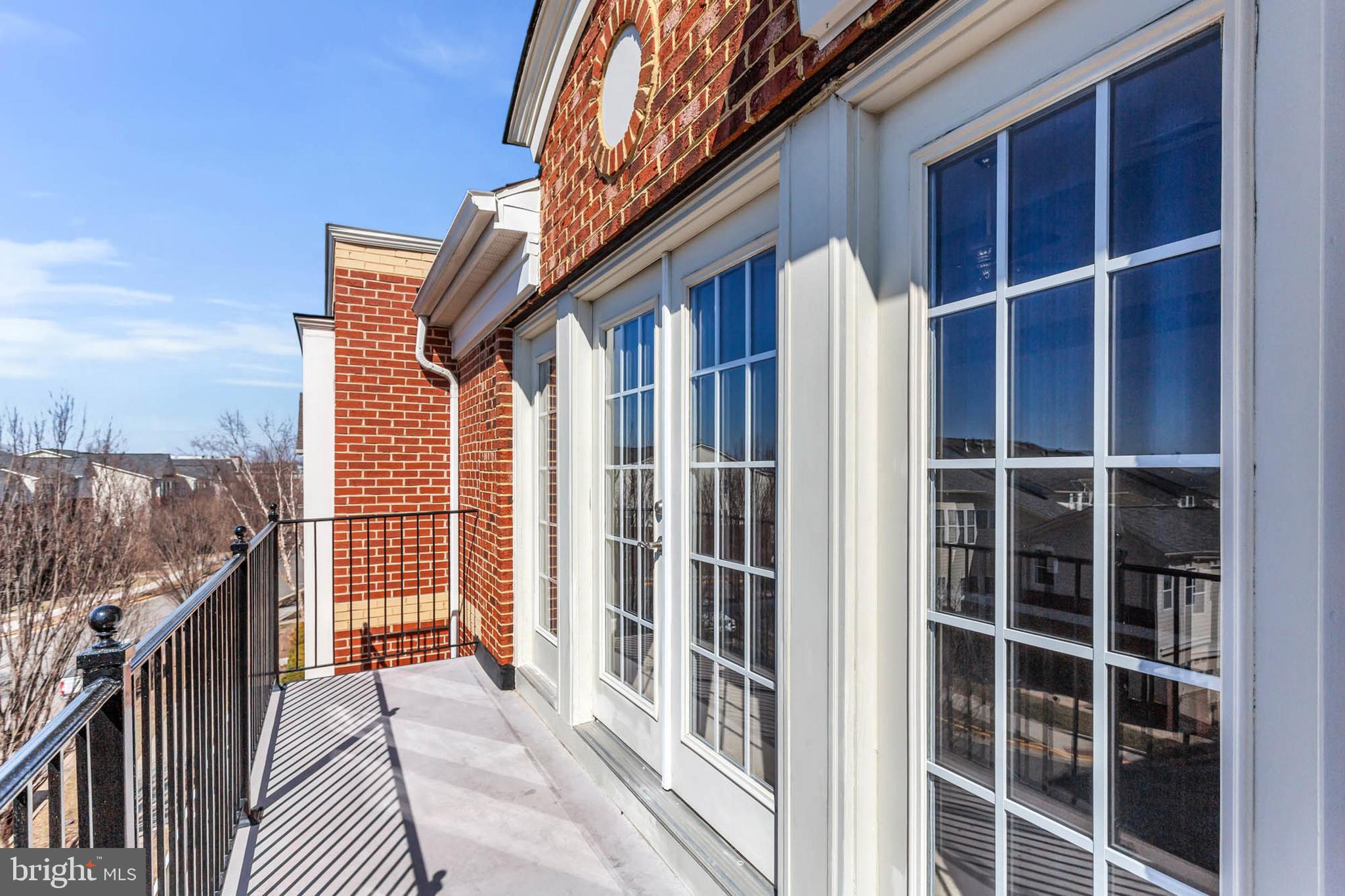 LANSDOWNE TOWN CENTER - Residential