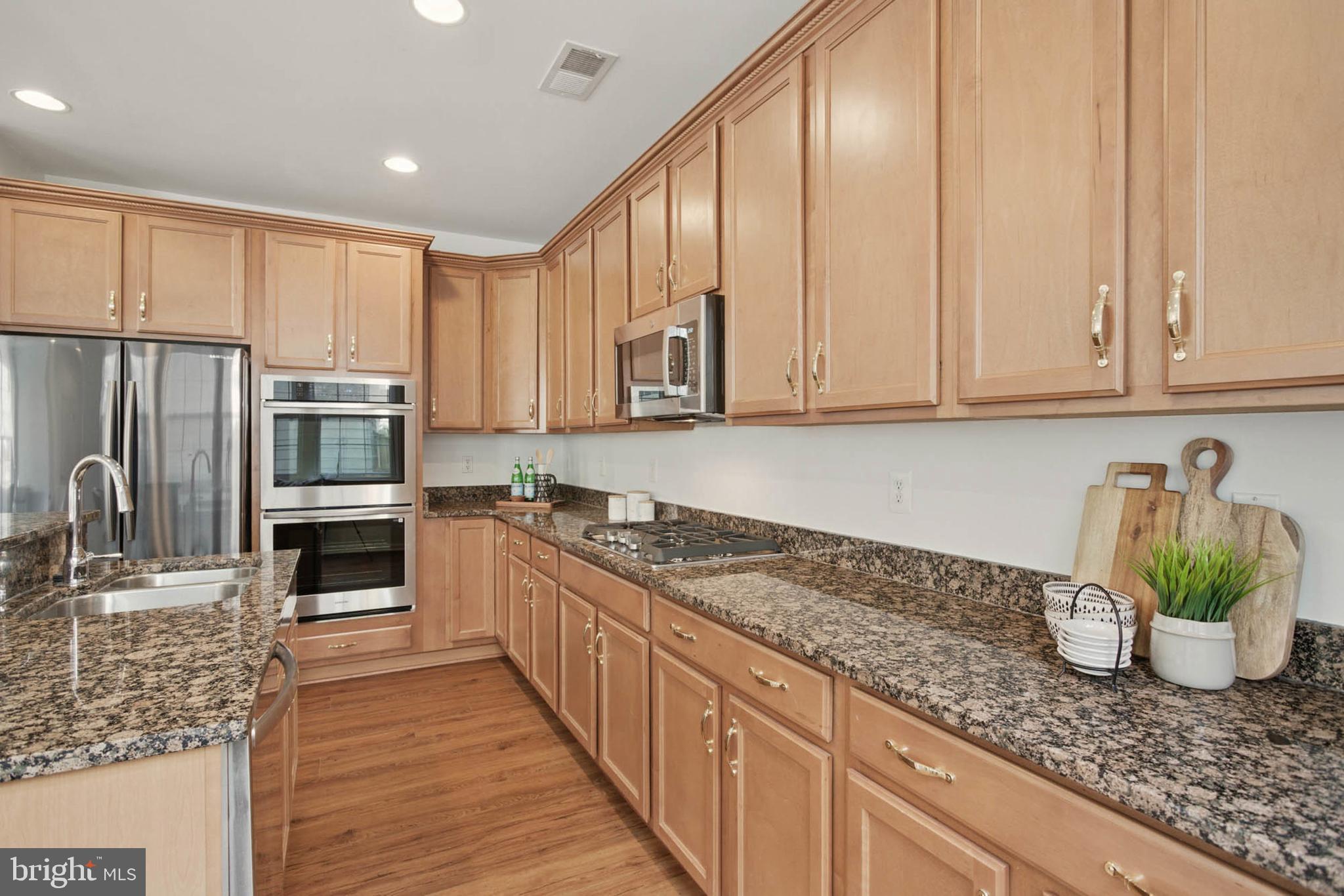 LANSDOWNE TOWN CENTER - Residential