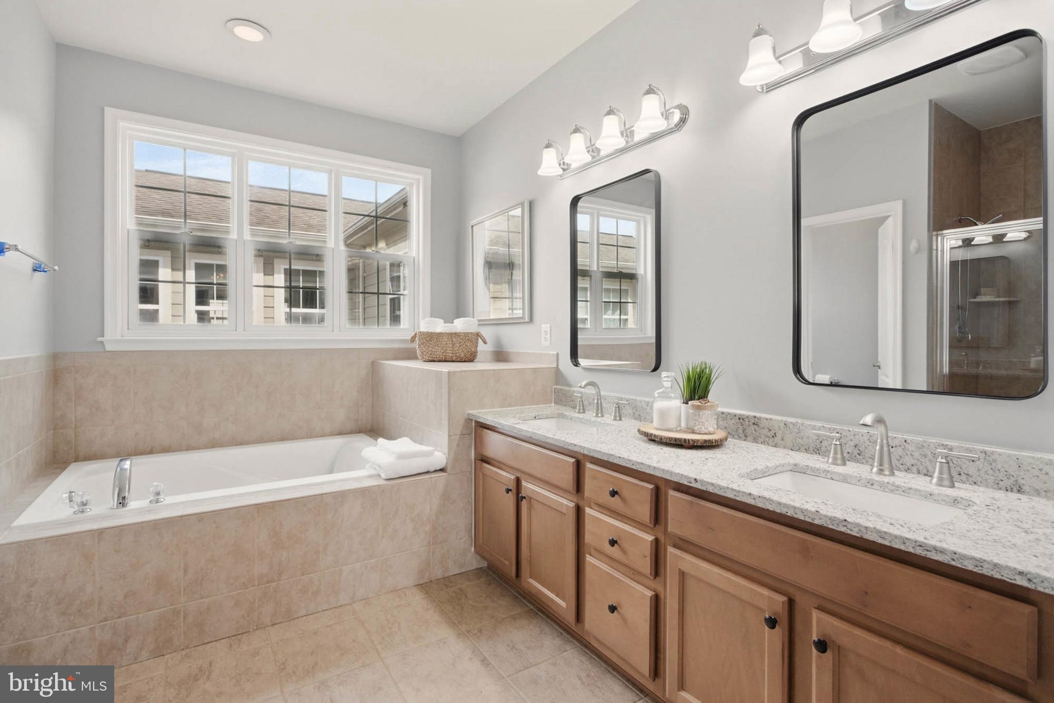 LANSDOWNE TOWN CENTER - Residential