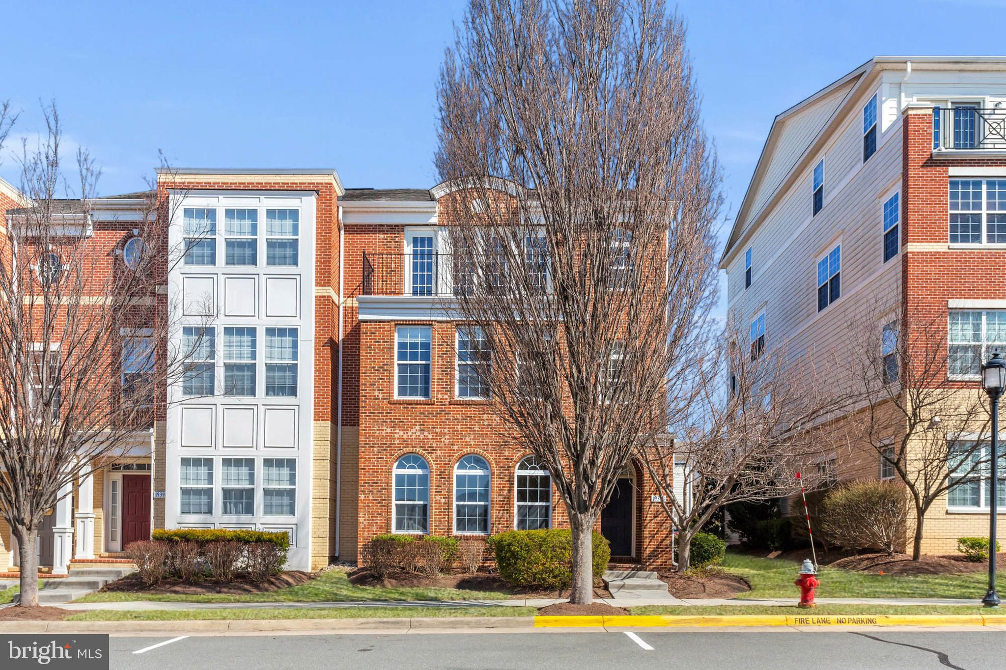 LANSDOWNE TOWN CENTER - Residential