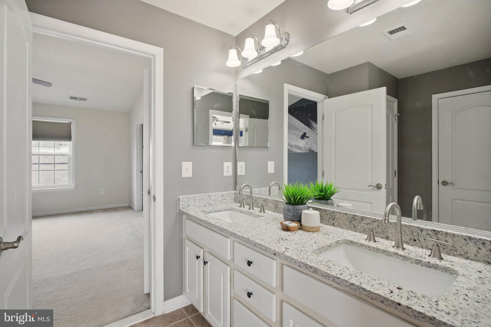 LANSDOWNE TOWN CENTER - Residential