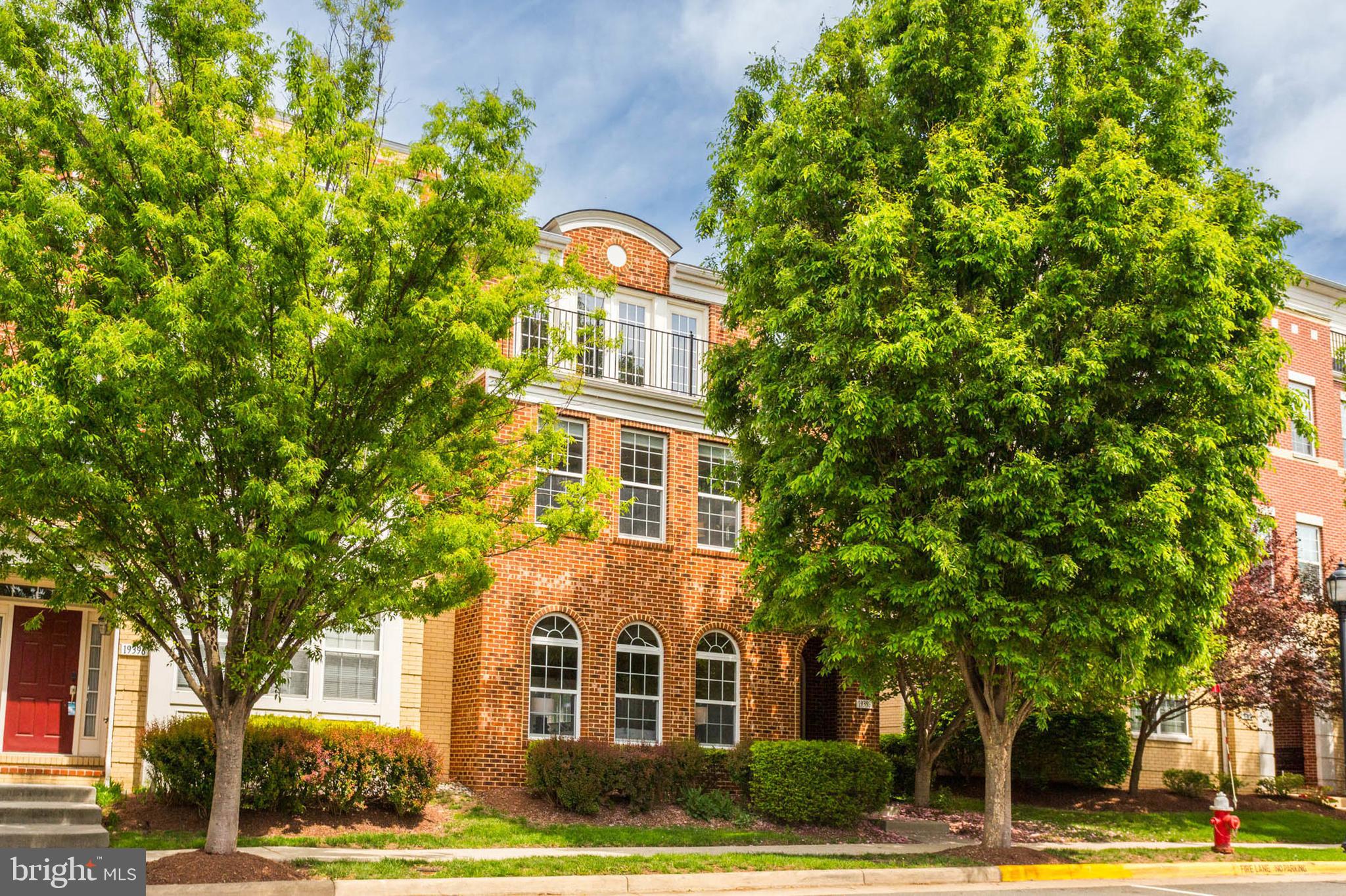 LANSDOWNE TOWN CENTER - Residential