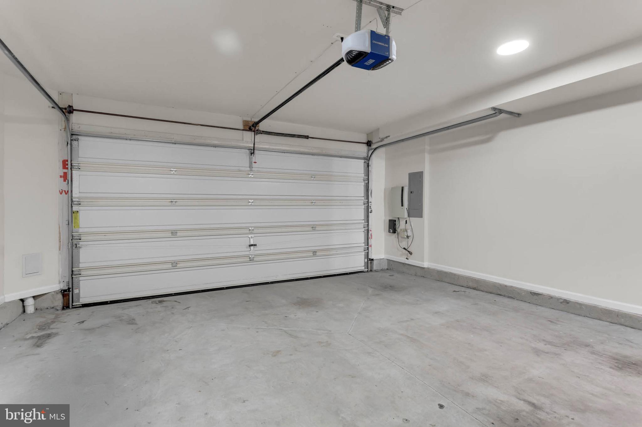 LANSDOWNE TOWN CENTER - Residential