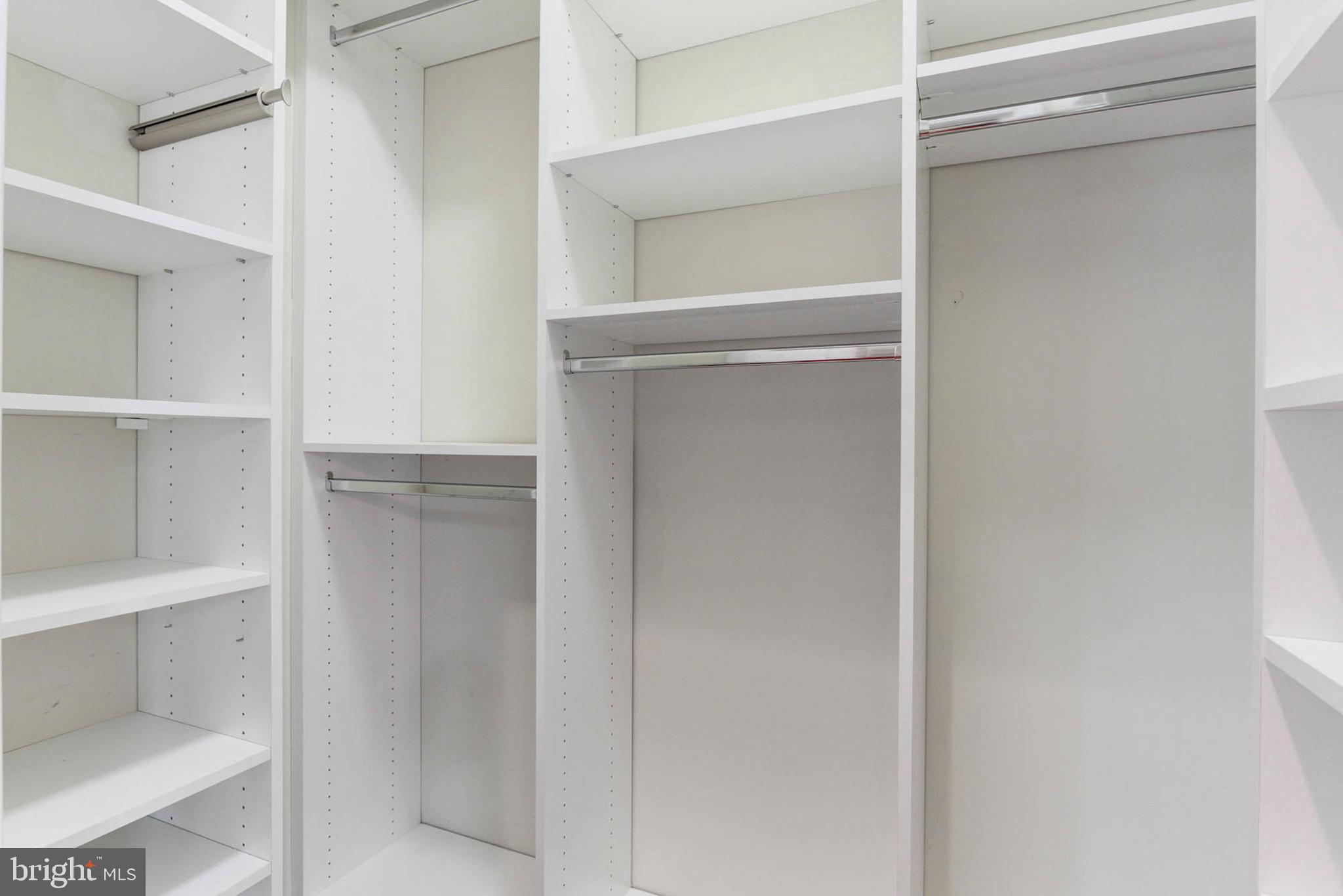 LANSDOWNE TOWN CENTER - Residential