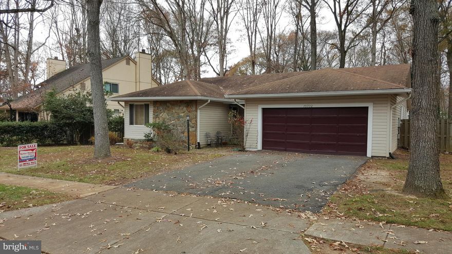 This one has it all! Located on the 7th tee of Golf Course! Nice Size Deck and Fully Fenced Rear Yard! Gourmet Kitchen with top of the line SS Appliances and Breakfast Bar! Family Room off kitchen with Vaulted Ceiling and Gas FP! Main Level MBR with HW floors and update bath plus 4 other good sized BRs! LL Rec Room with HW Floor, Gas FP and Pool Table (Conveys)! Luxury Bath with Jetted Tub!