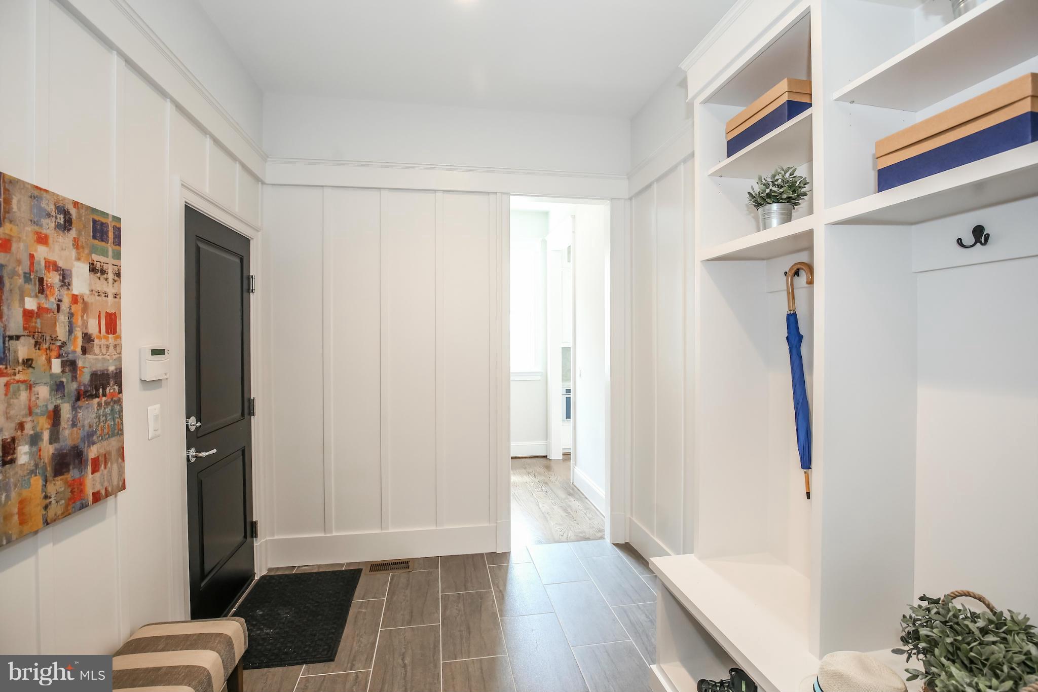 COUNTRY CLUB HILLS - Residential