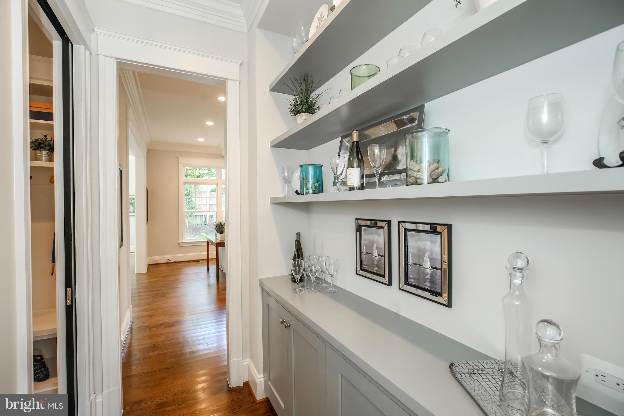 COUNTRY CLUB HILLS - Residential