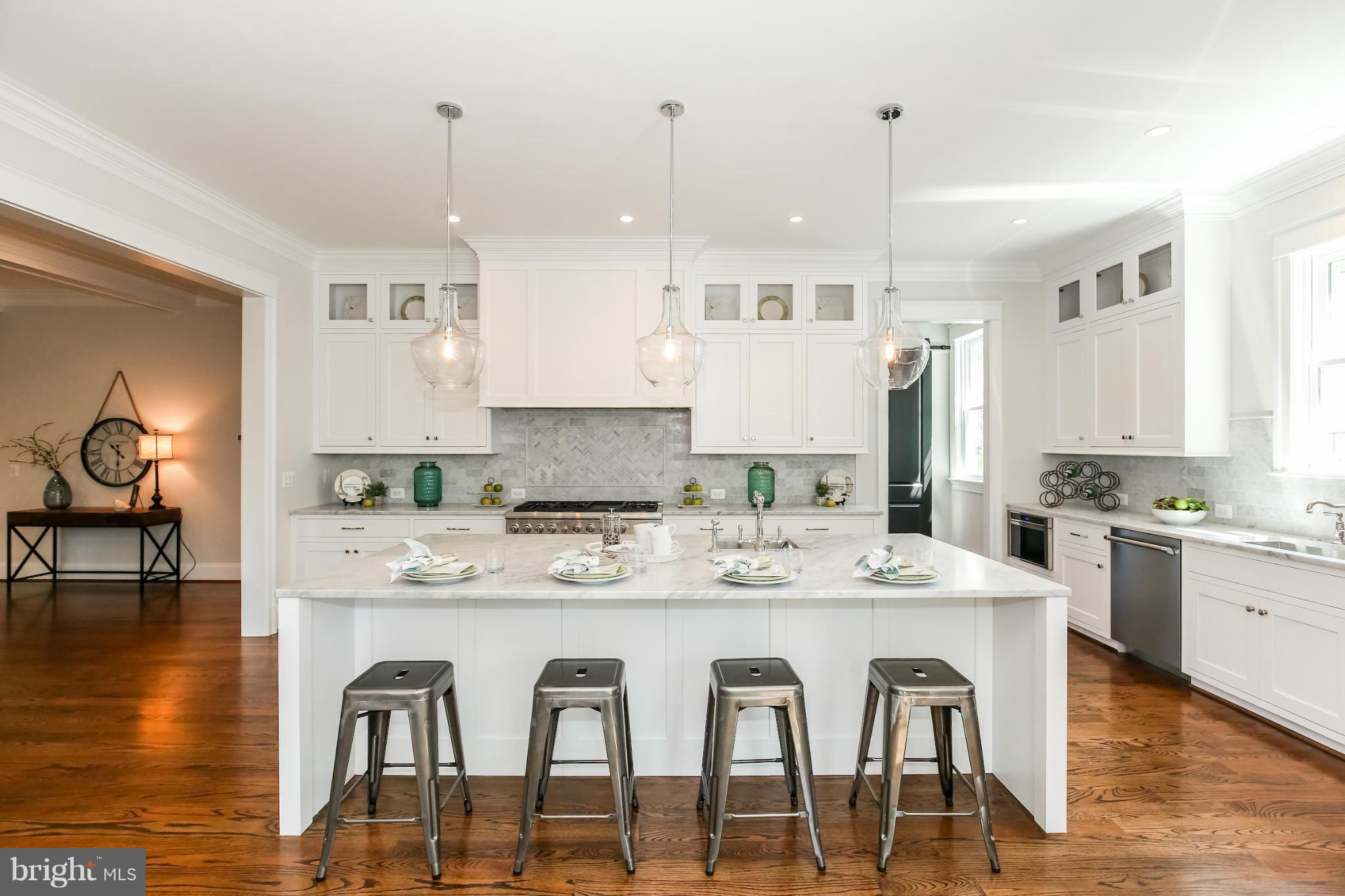 COUNTRY CLUB HILLS - Residential