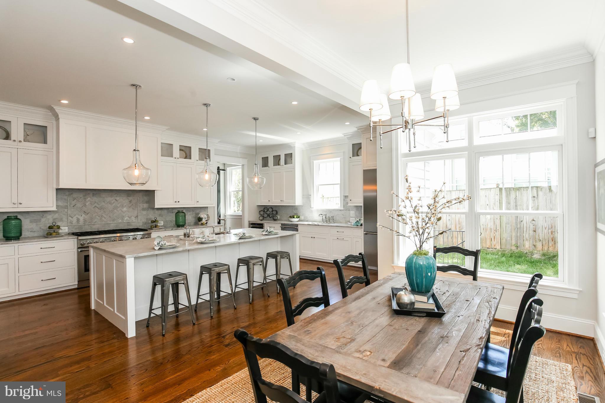 COUNTRY CLUB HILLS - Residential