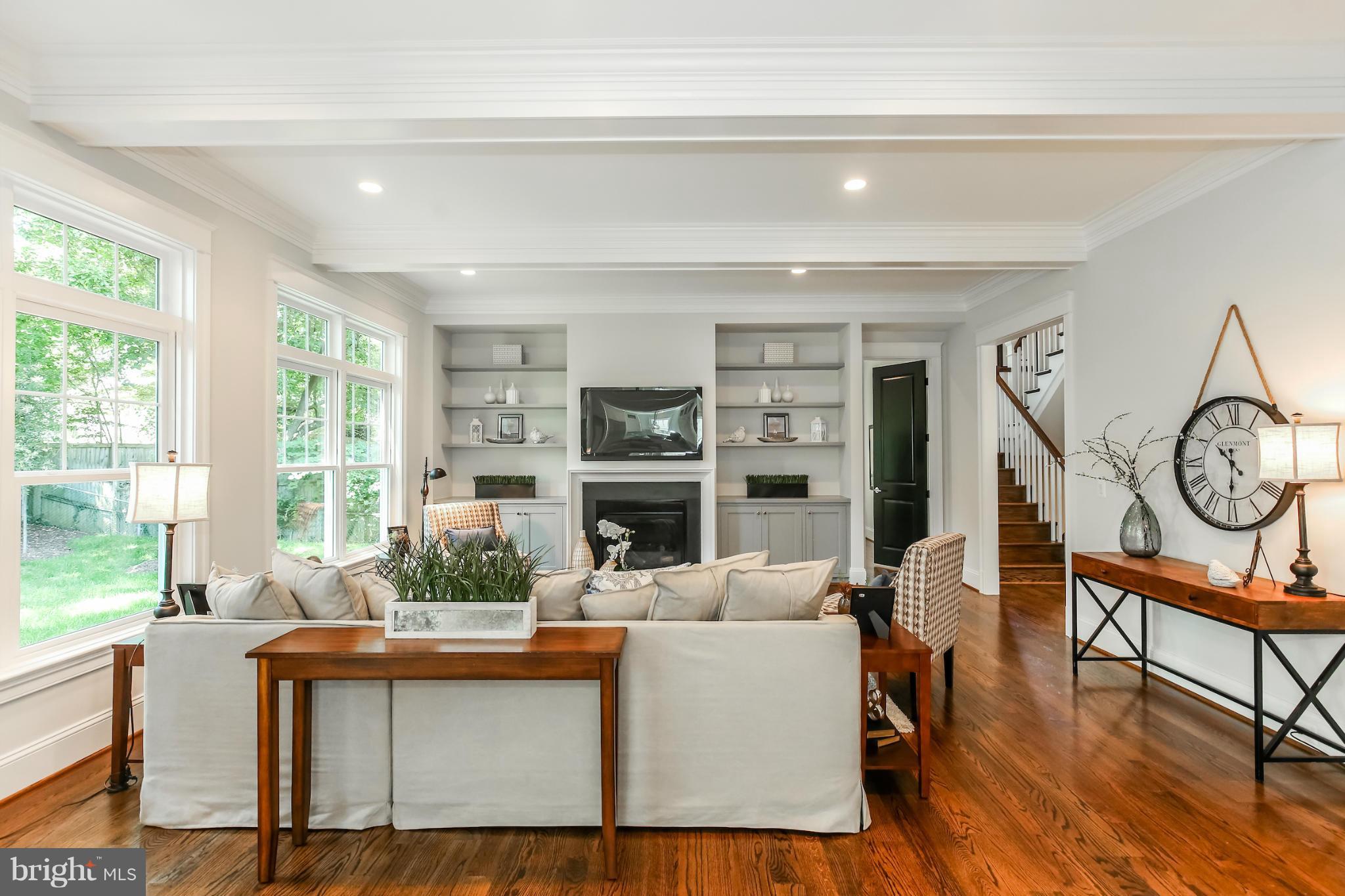 COUNTRY CLUB HILLS - Residential