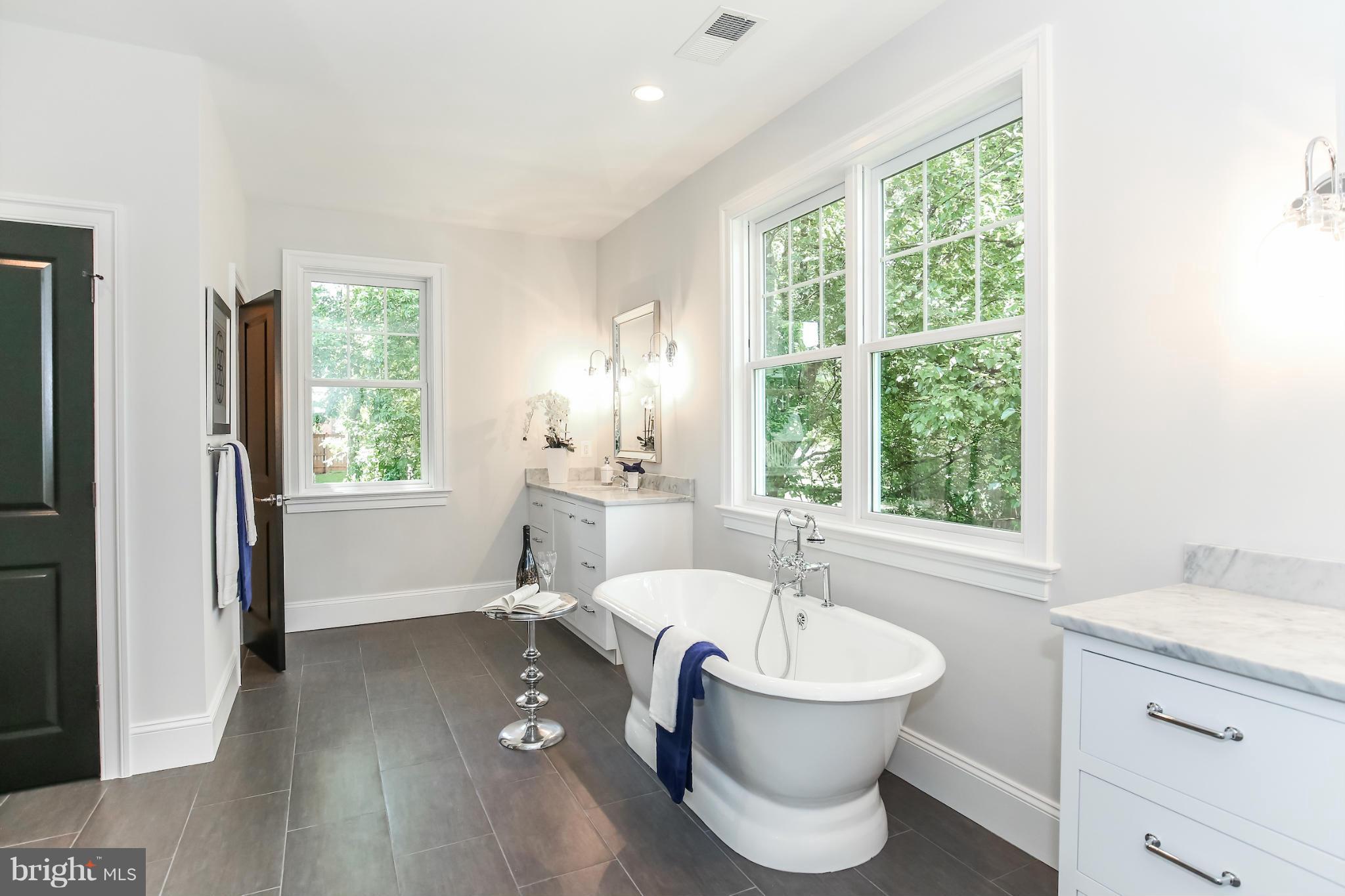 COUNTRY CLUB HILLS - Residential