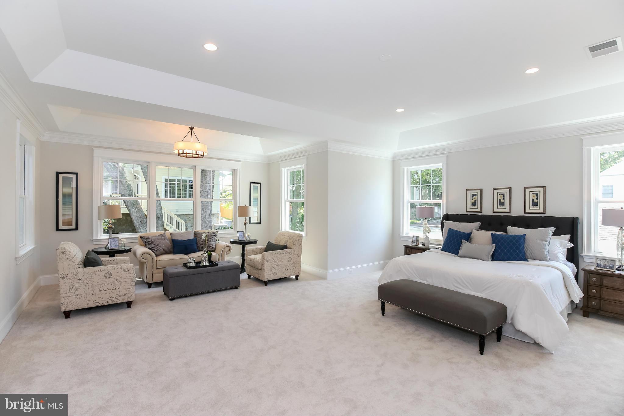 COUNTRY CLUB HILLS - Residential