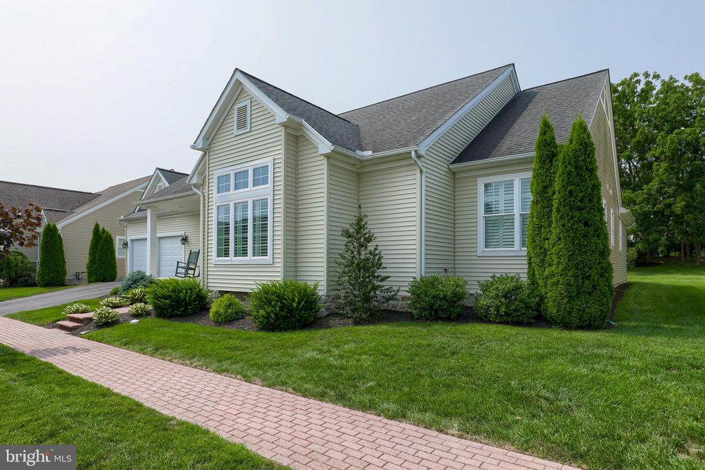 Photo of 657 DORSET ST, LITITZ, PA 17543 (MLS # PALA2038630)