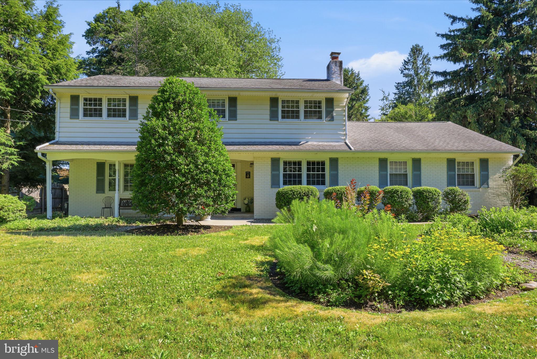 949 QUEENS DRIVE