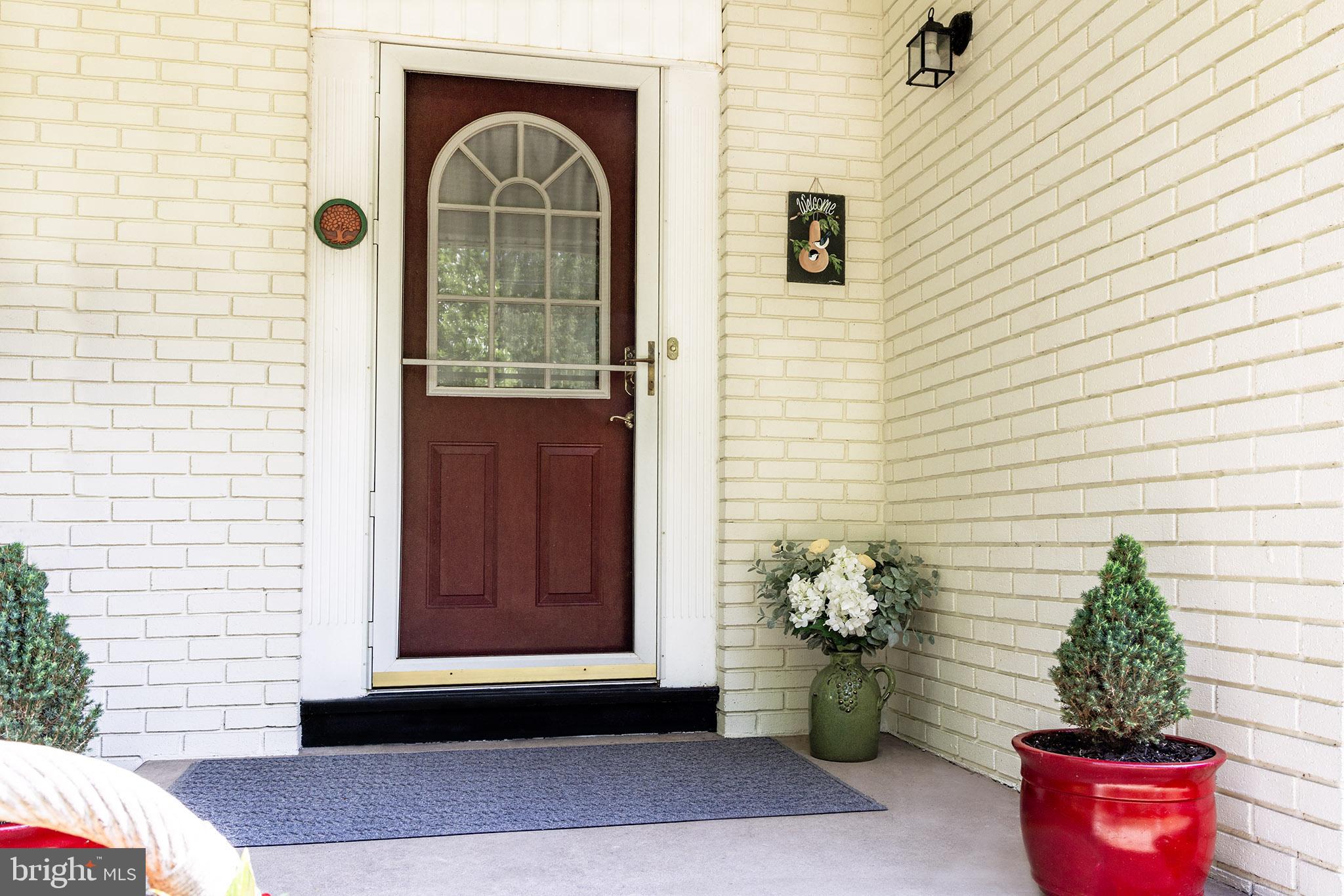949 QUEENS DRIVE