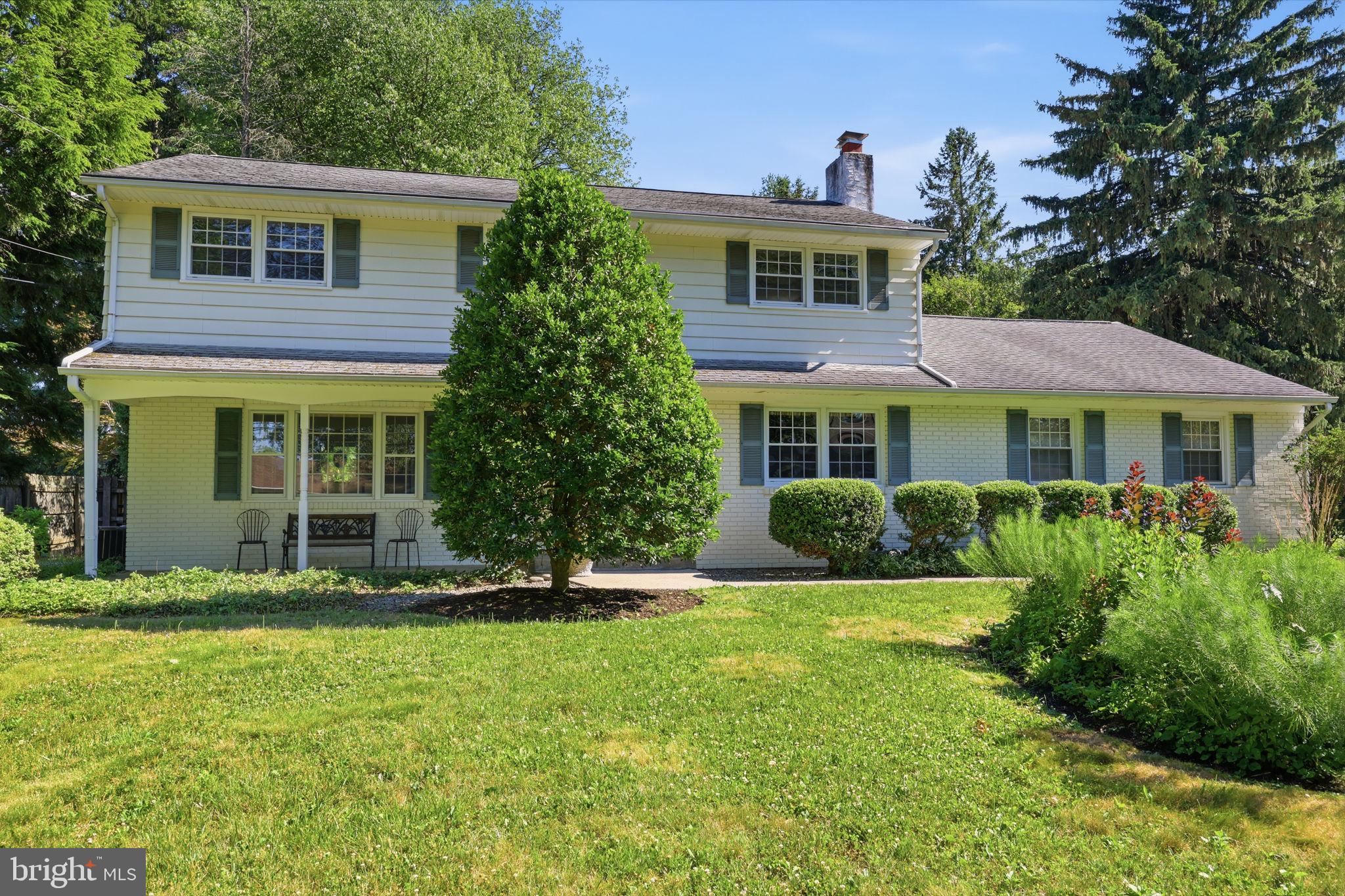 949 QUEENS DRIVE