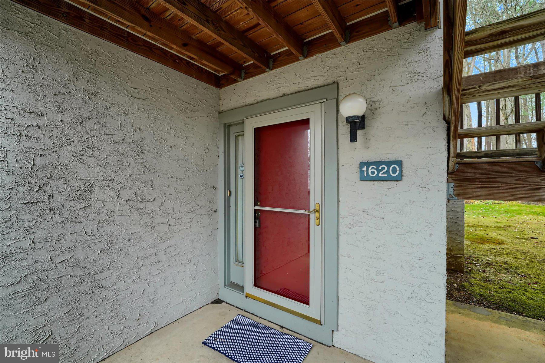 1620 WOODLEDGE CIRCLE