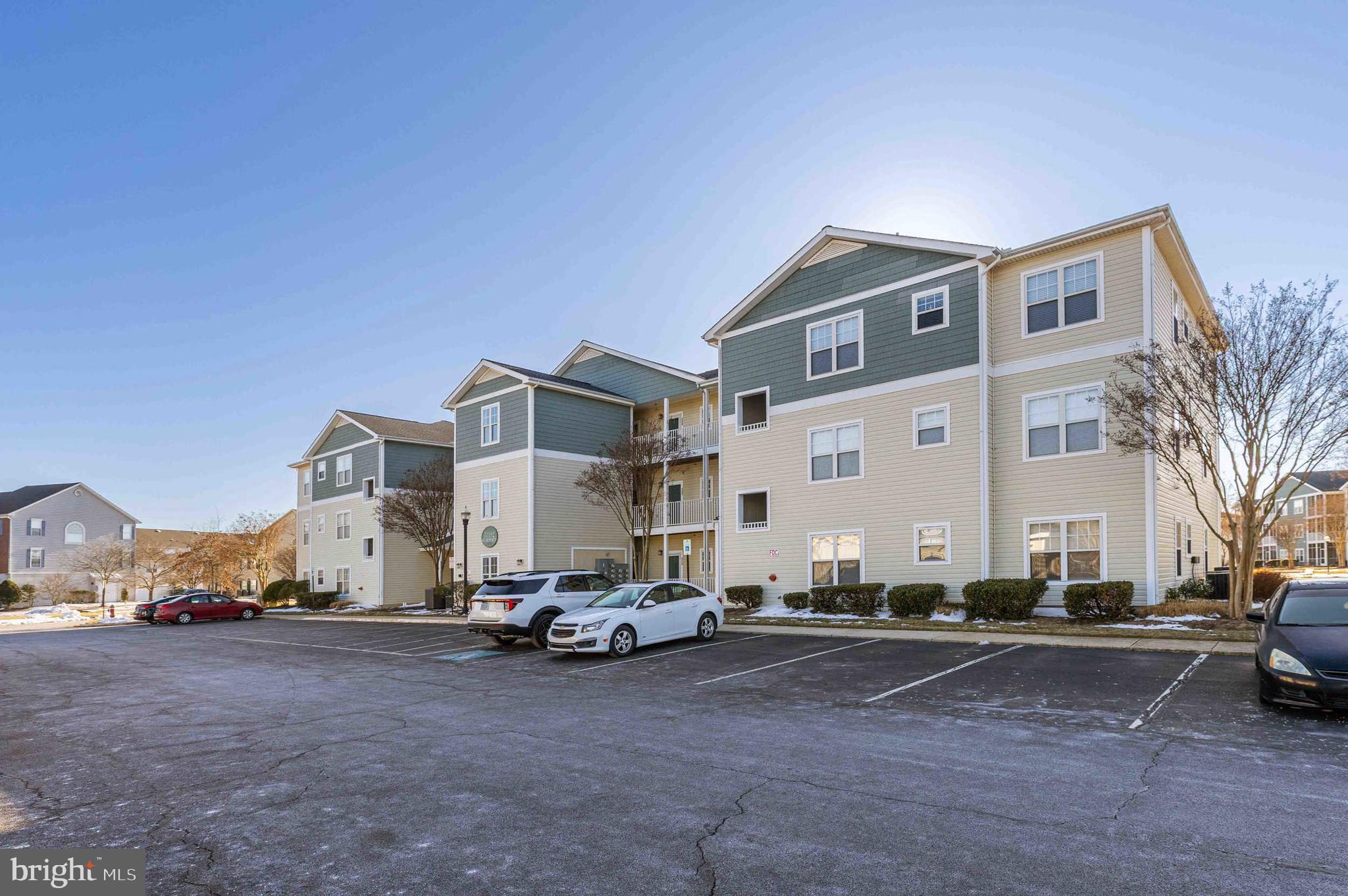 33192 N VILLAGE LOOP 5202