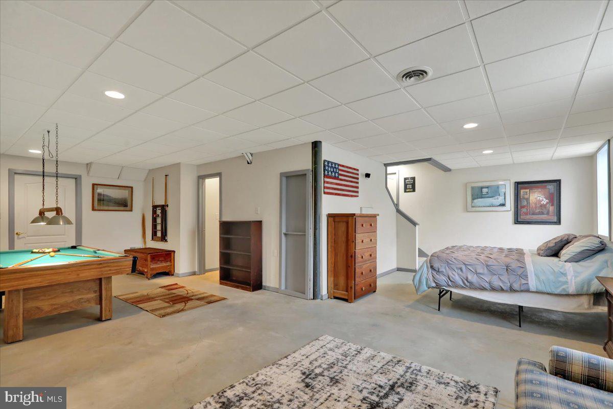 CEDAR HOLLOW - Residential