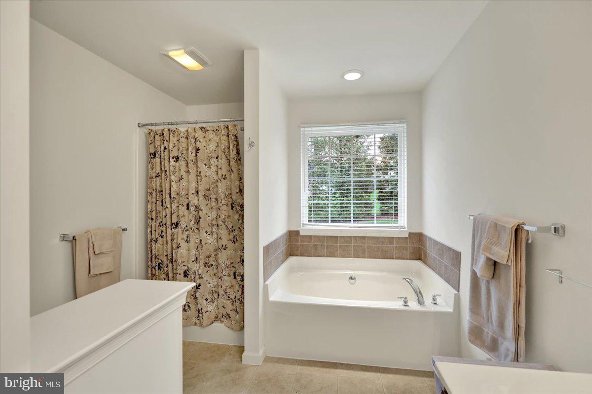 CEDAR HOLLOW - Residential