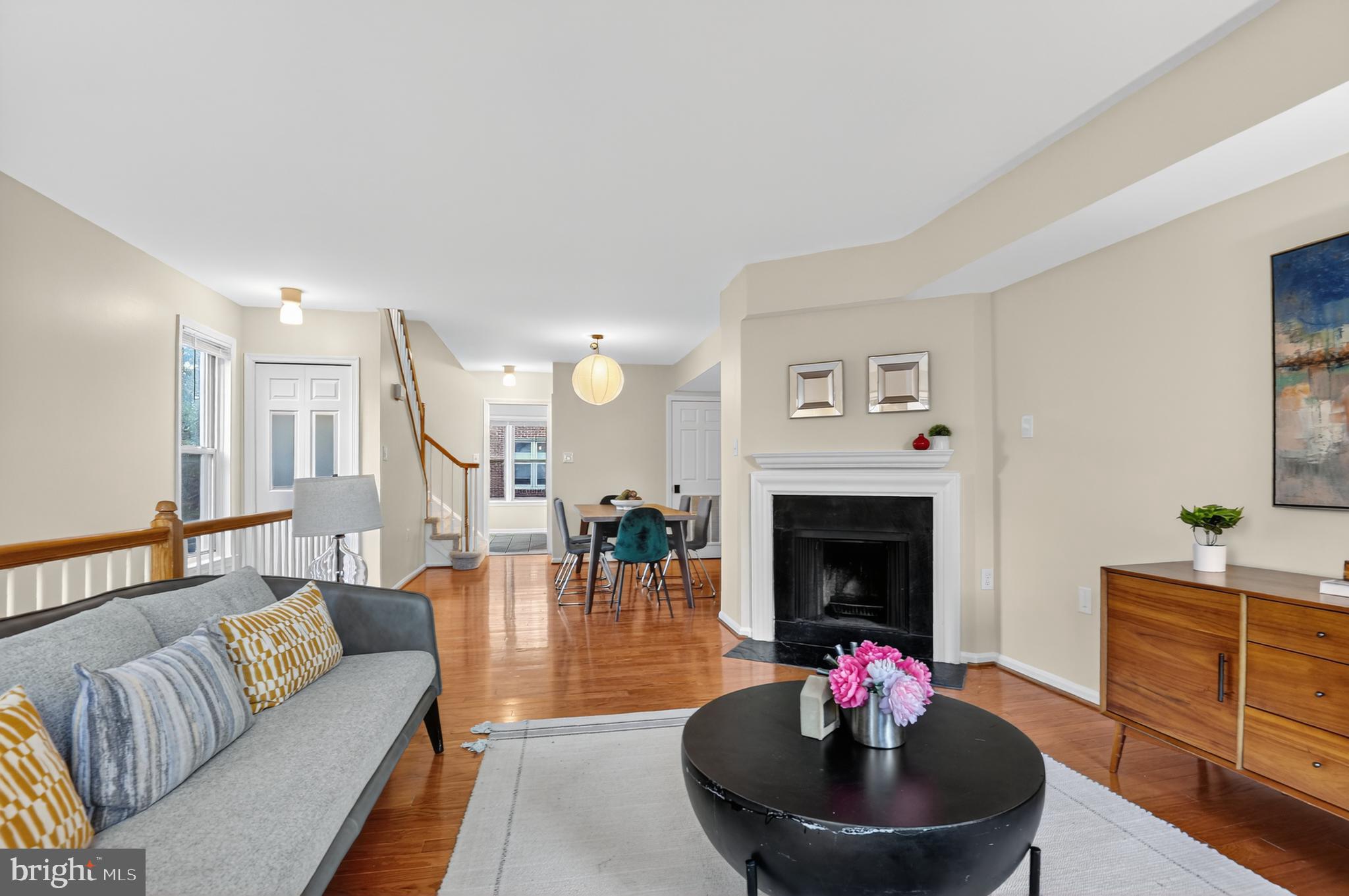 1493 A STREET STREET NE