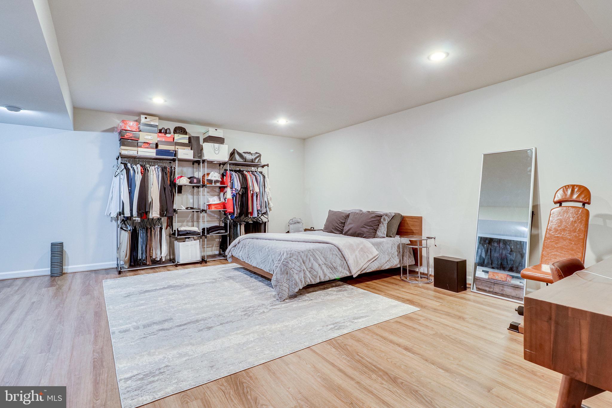 WILLOW PONDS - Residential