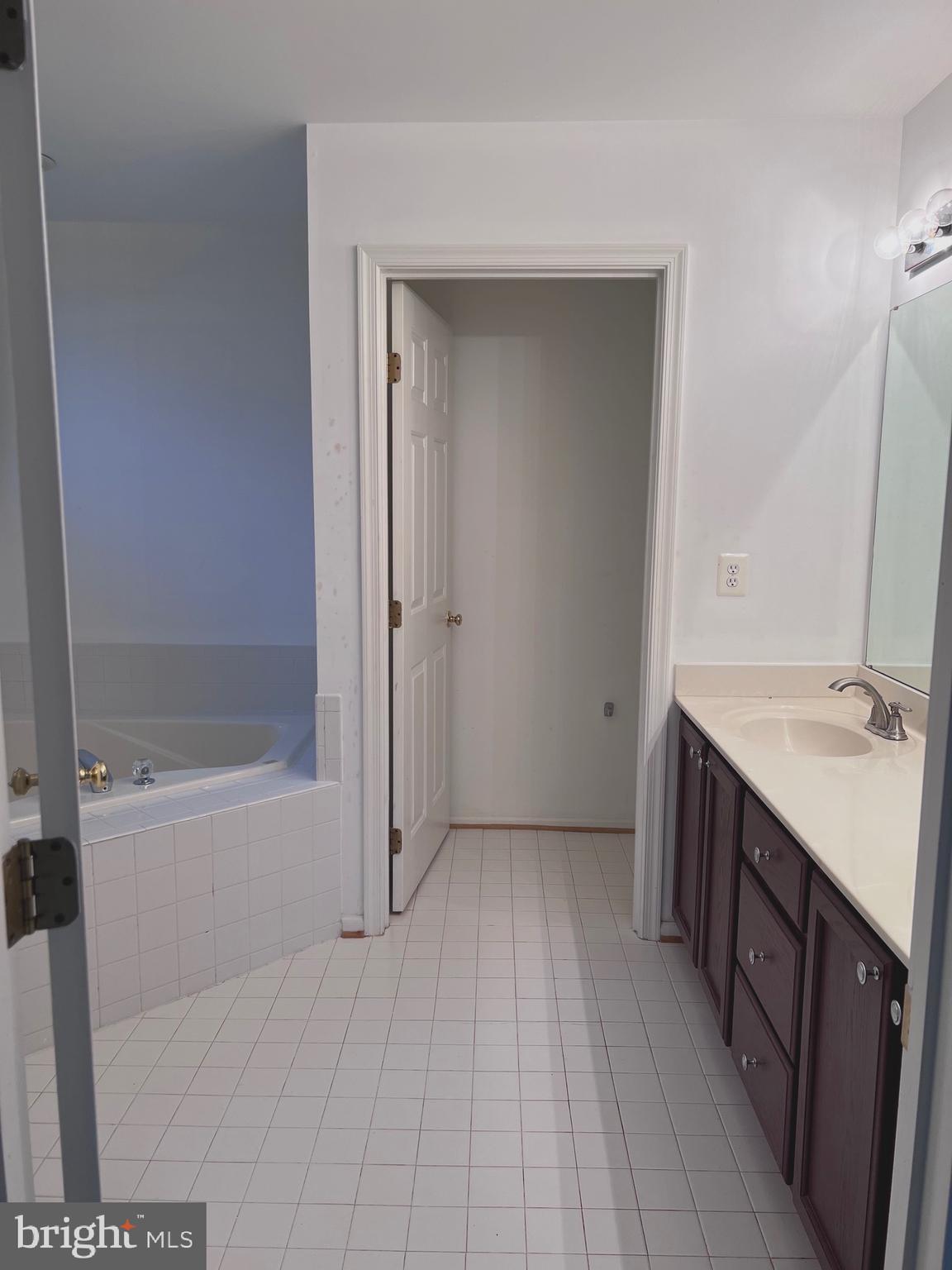 CROSS CREEK CLUB - Residential