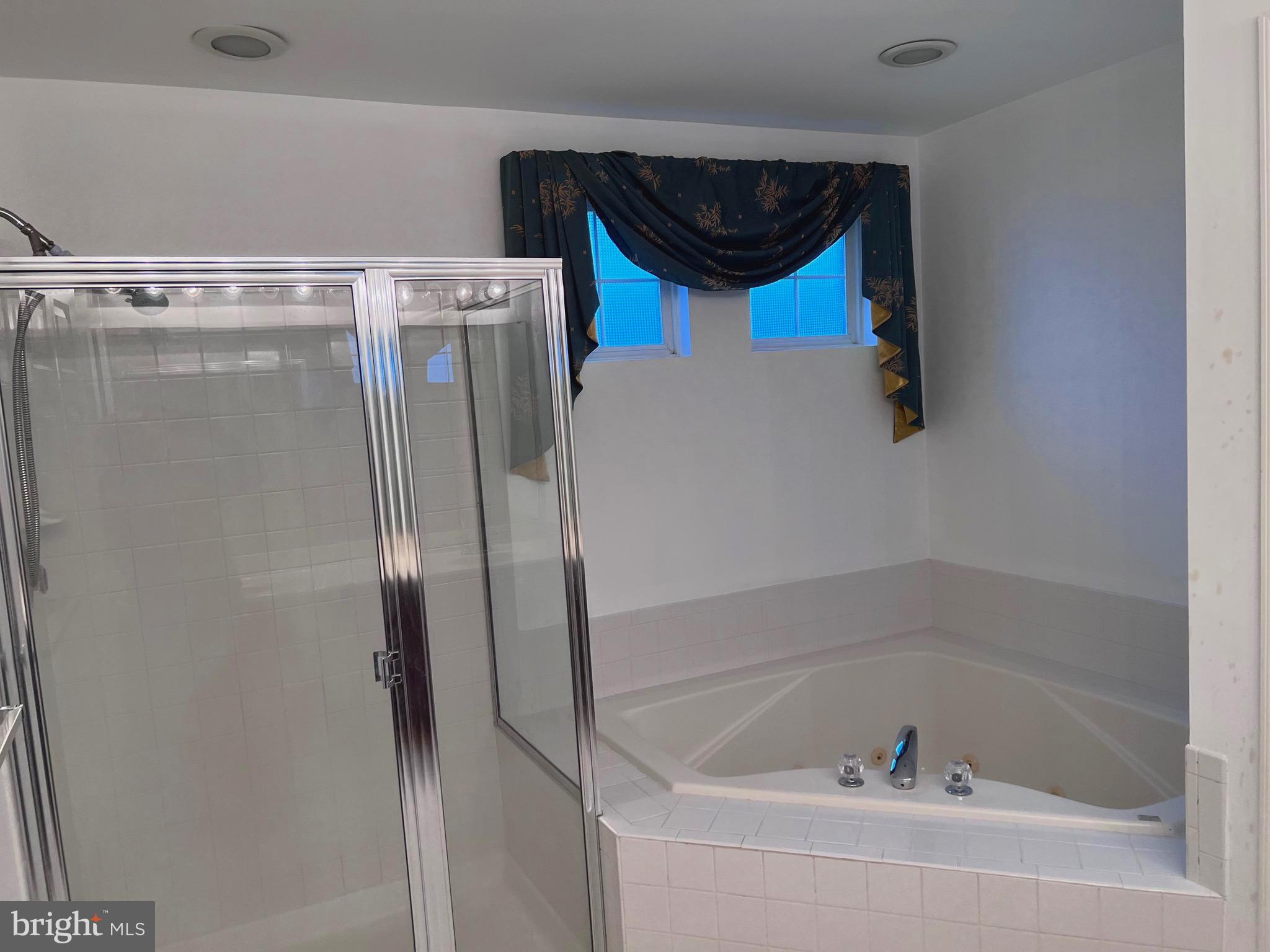 CROSS CREEK CLUB - Residential