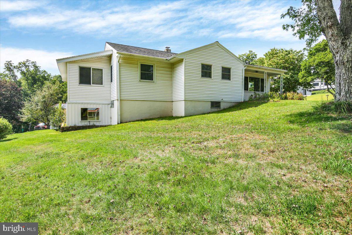 3 EARL AVENUE