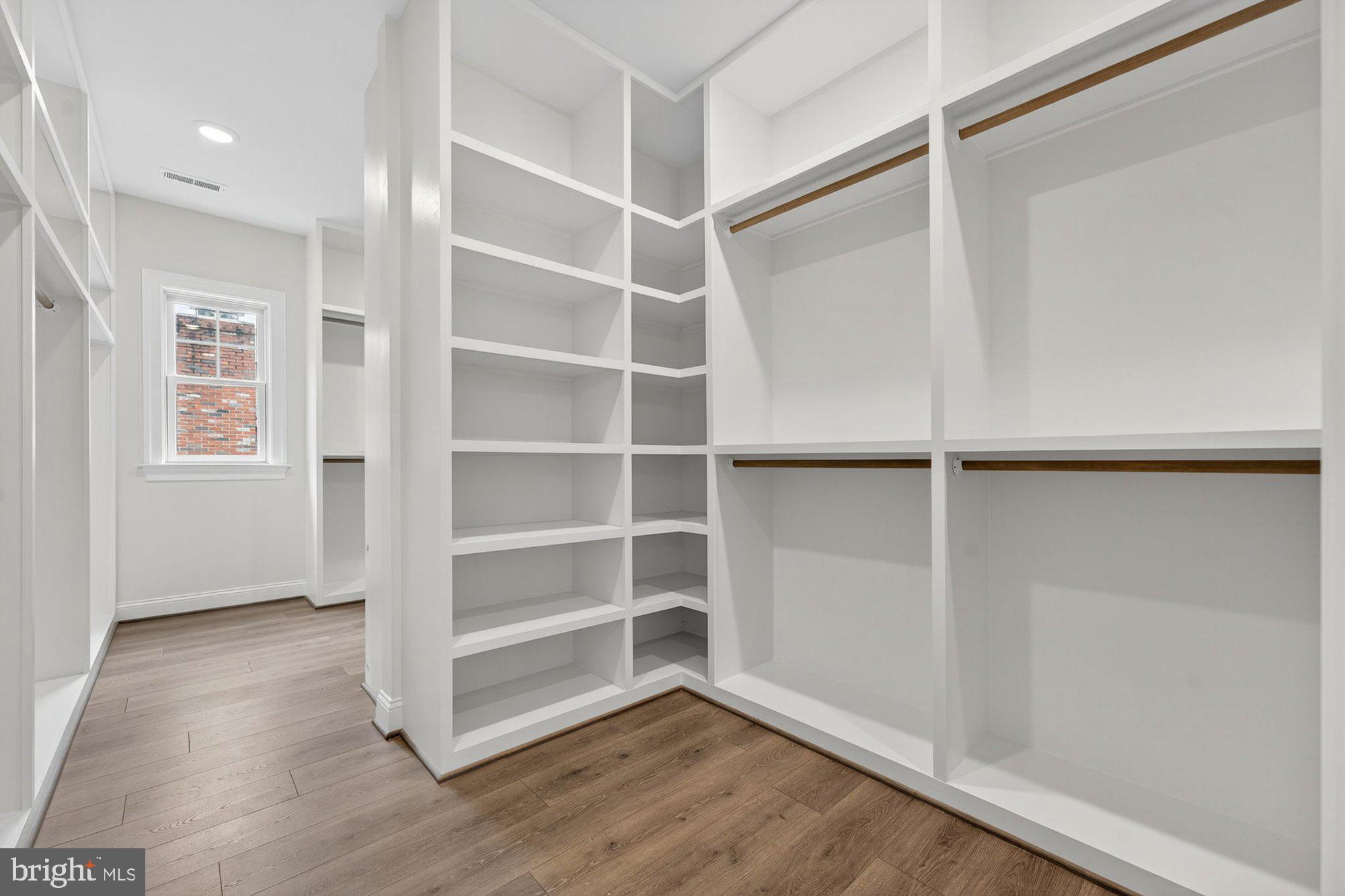 MANTUA - Residential