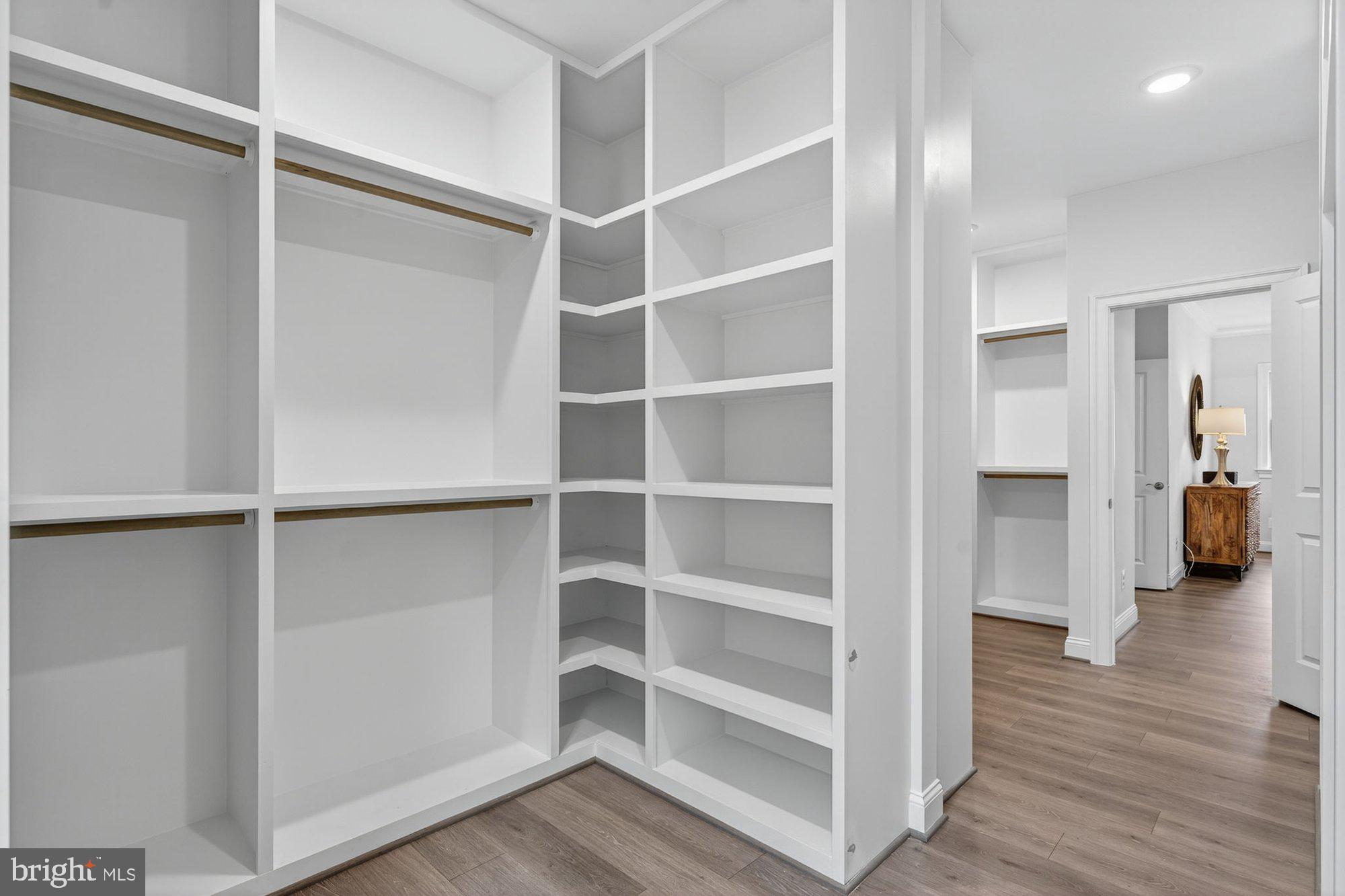 MANTUA - Residential