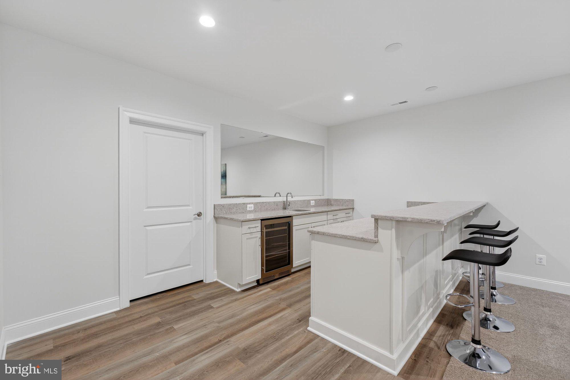 MANTUA - Residential