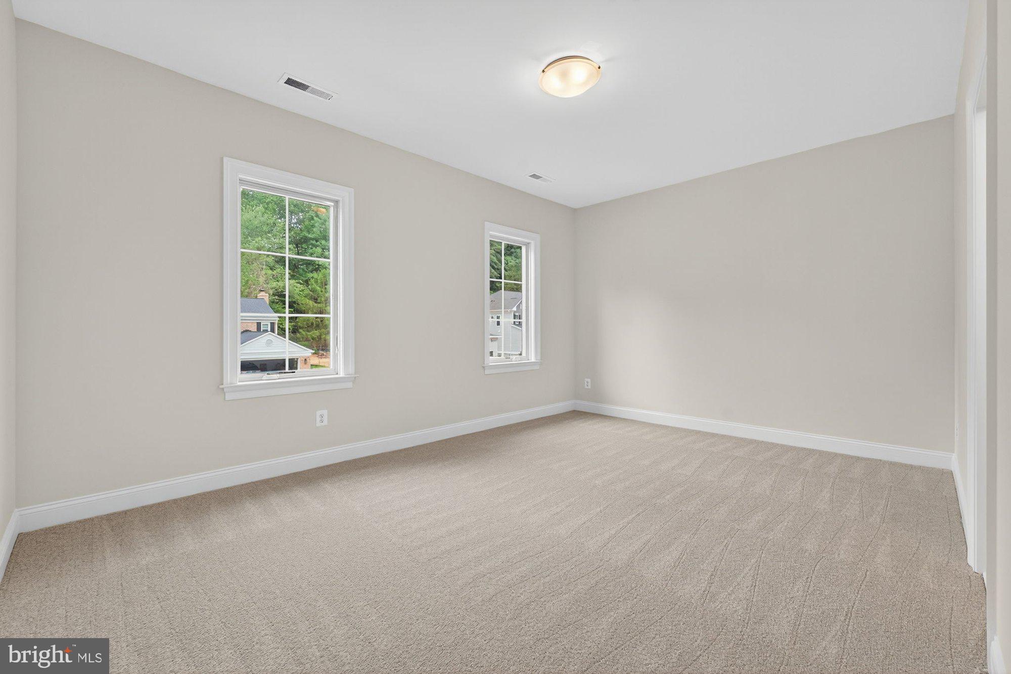 MANTUA - Residential