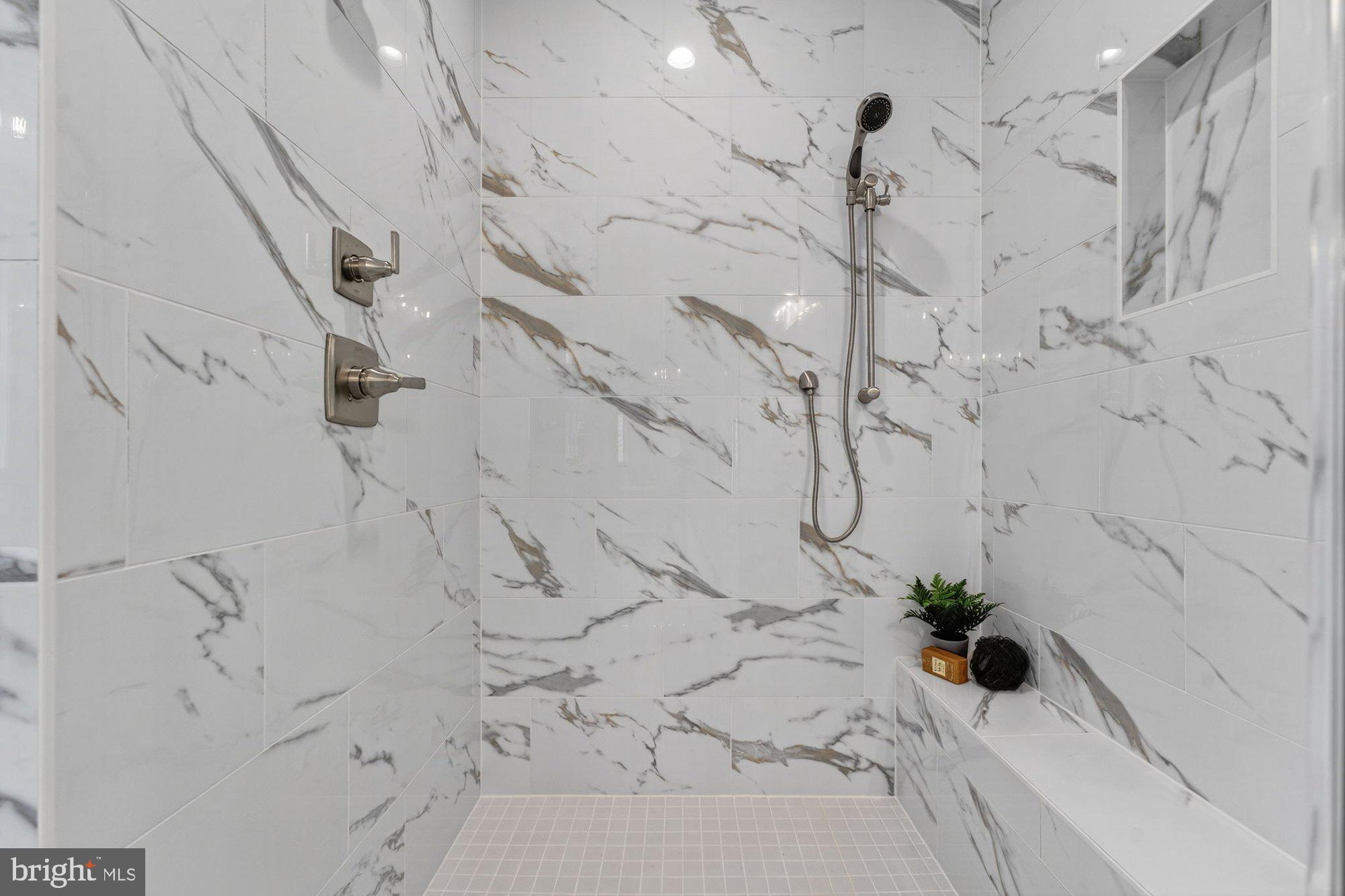 MANTUA - Residential