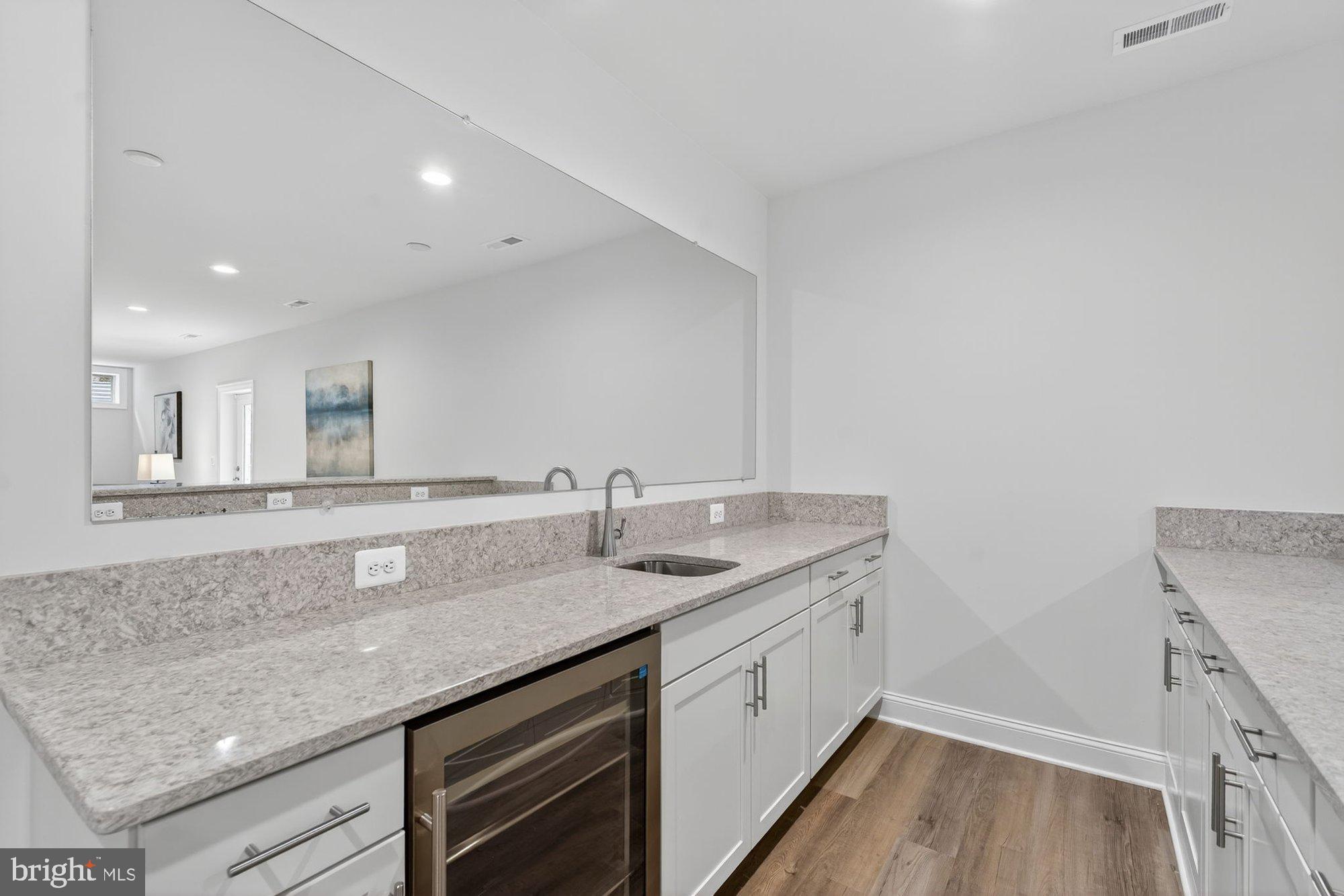 MANTUA - Residential