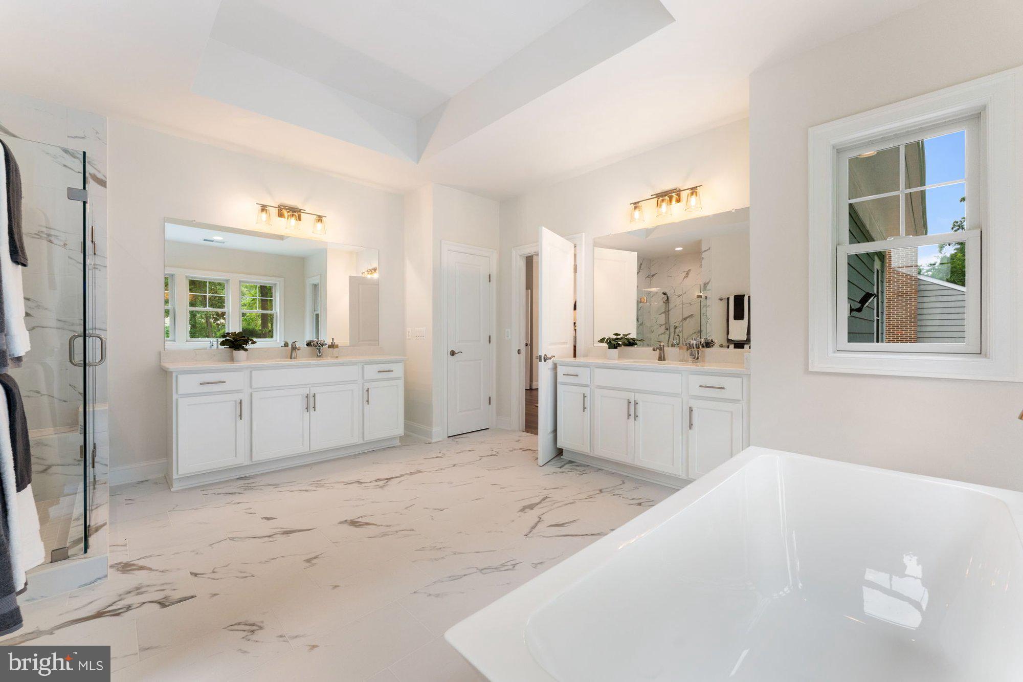 MANTUA - Residential