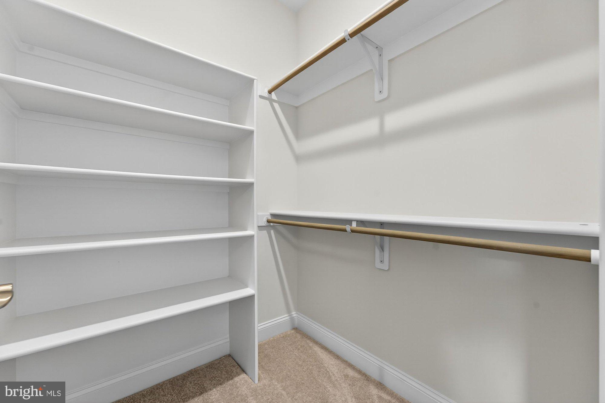 MANTUA - Residential