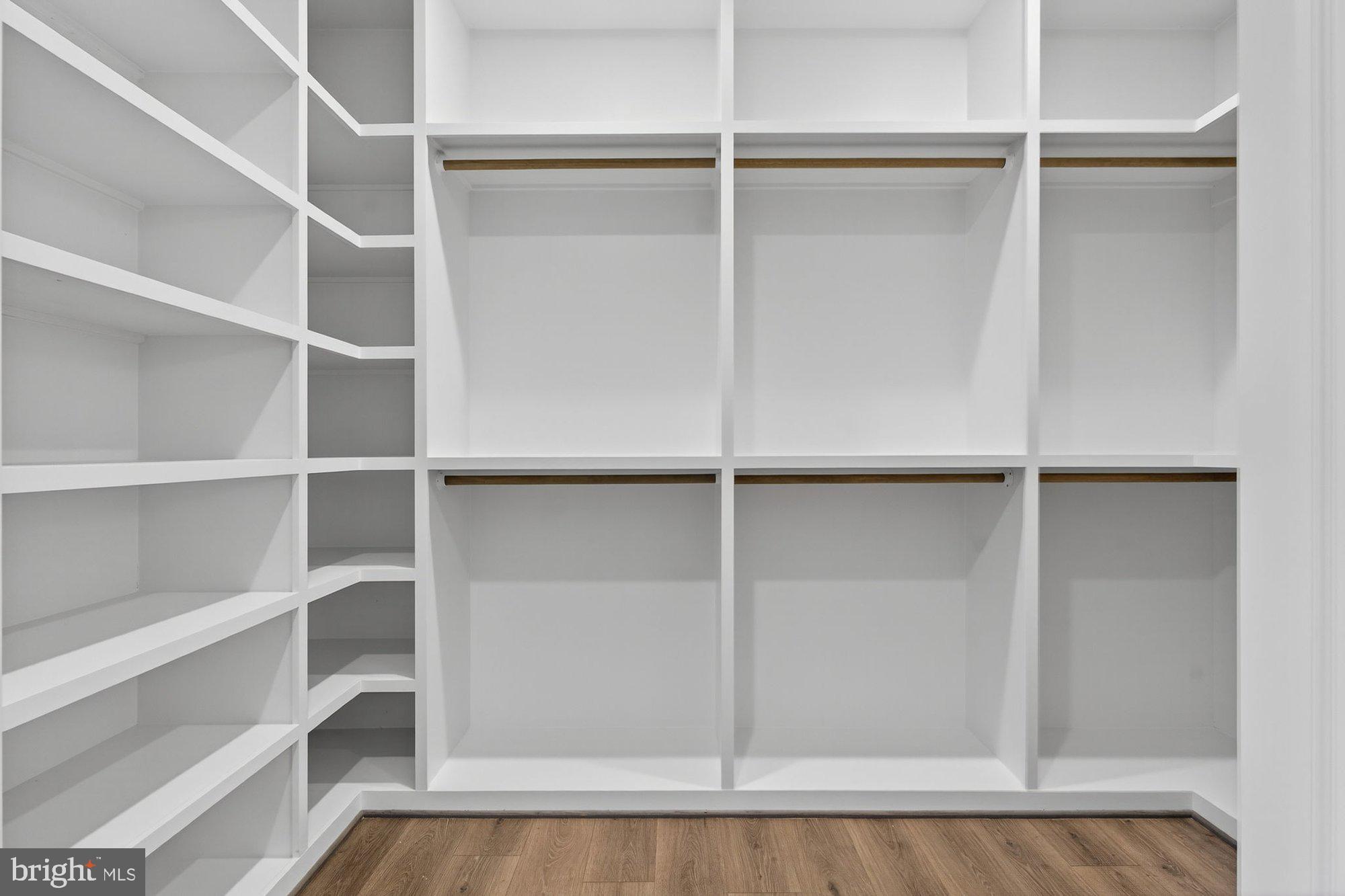 MANTUA - Residential