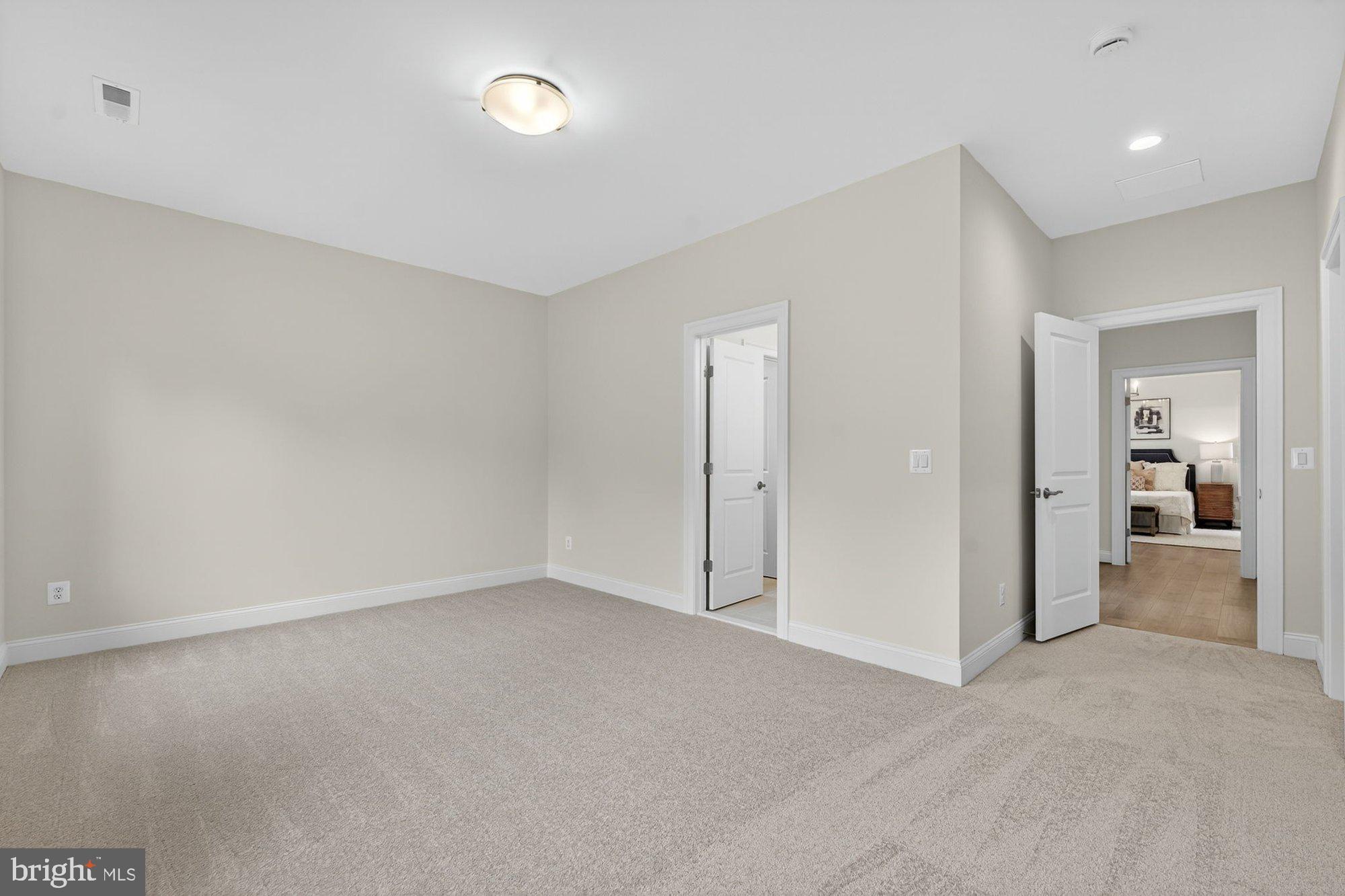 MANTUA - Residential