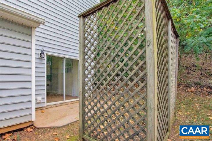 LOCUST MEADOWS - Residential Lease