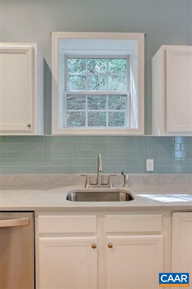 LOCUST MEADOWS - Residential Lease