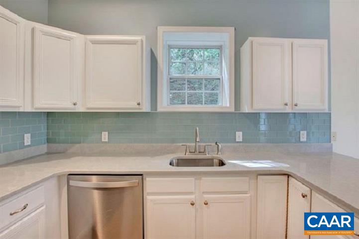 LOCUST MEADOWS - Residential Lease