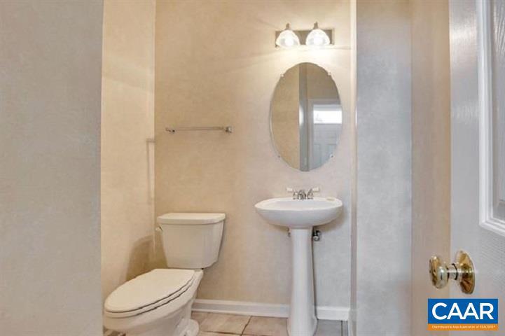 LOCUST MEADOWS - Residential Lease