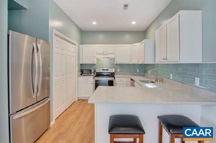 LOCUST MEADOWS - Residential Lease