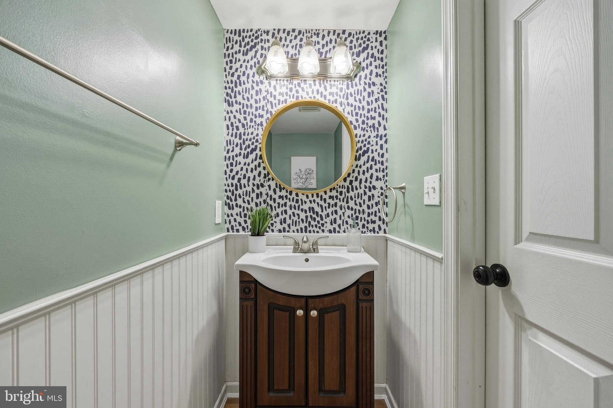 LOCUST POINT - Residential