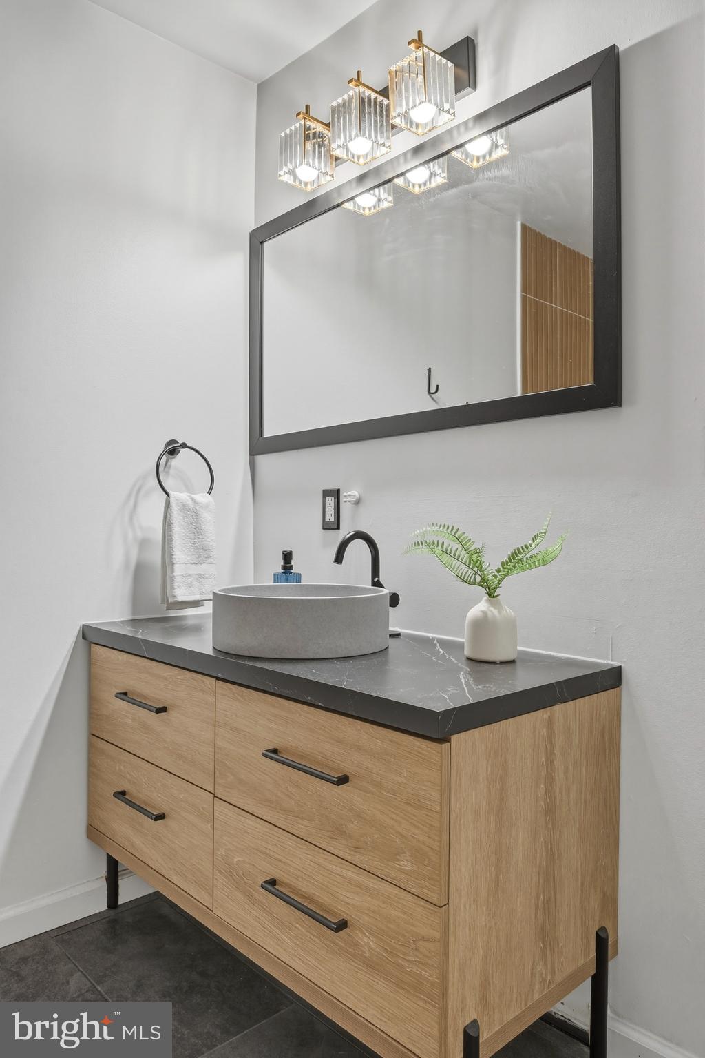 LOCUST POINT - Residential