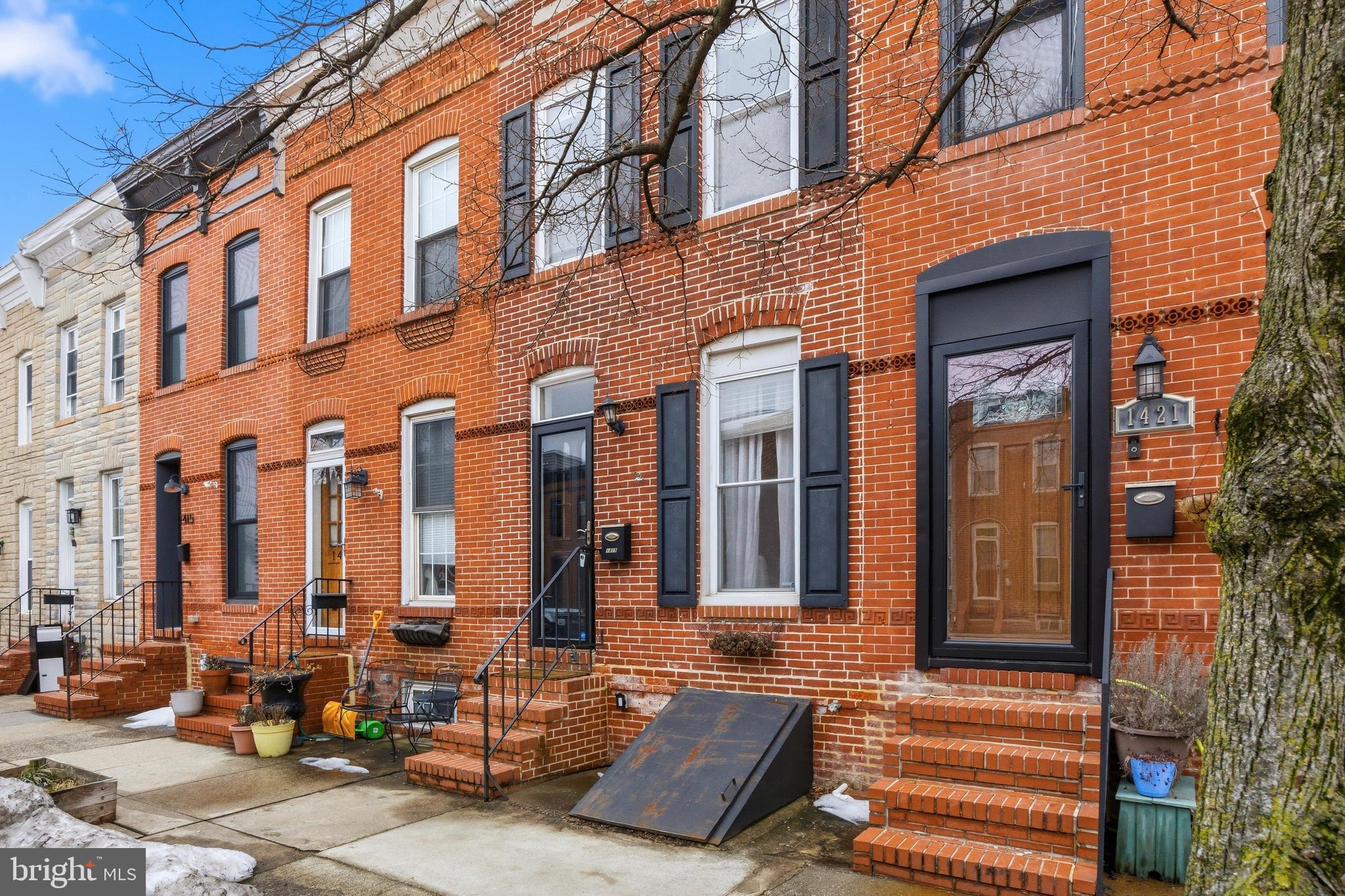 LOCUST POINT - Residential